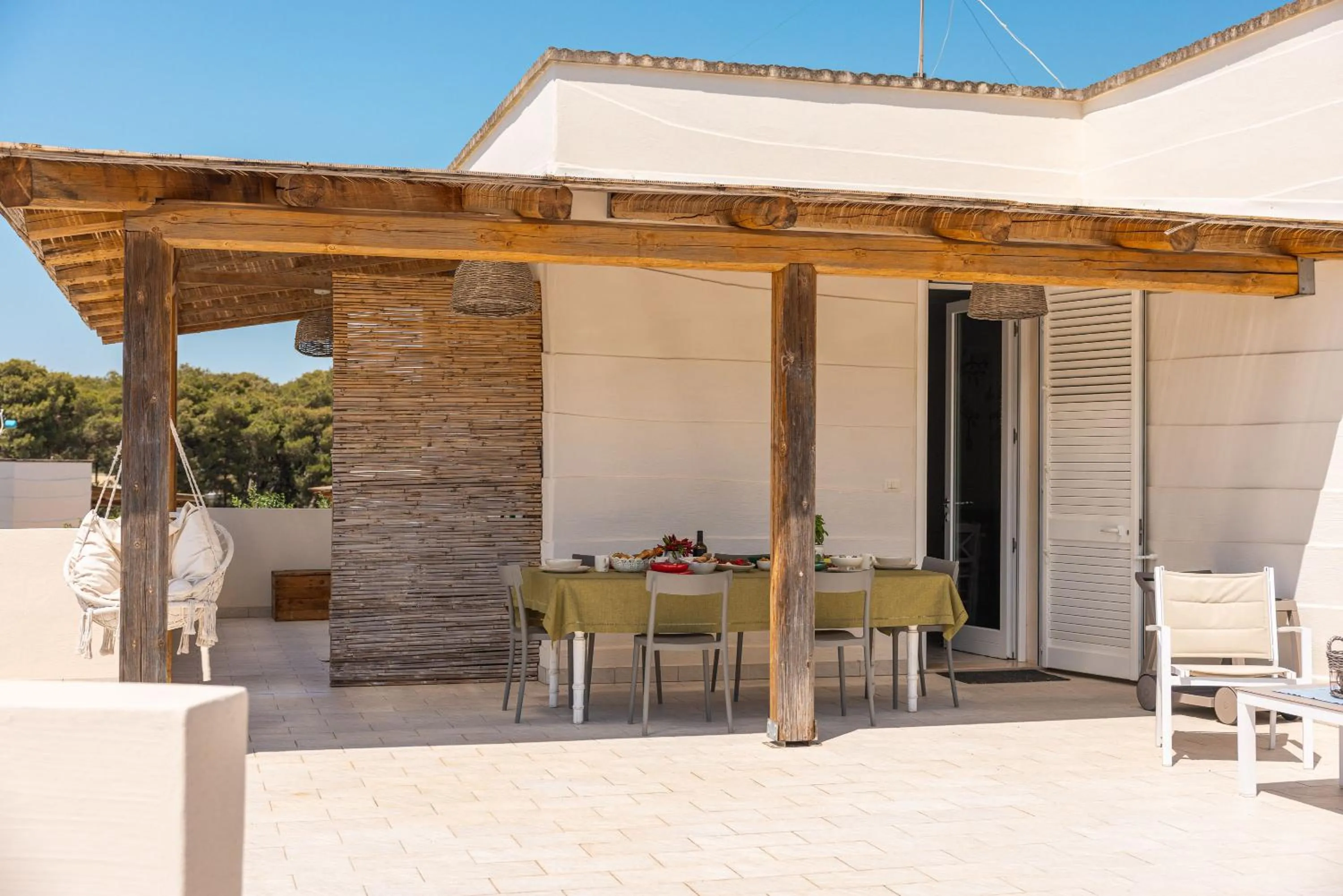 Patio in Cava Li Santi Residence a Santa Caterina