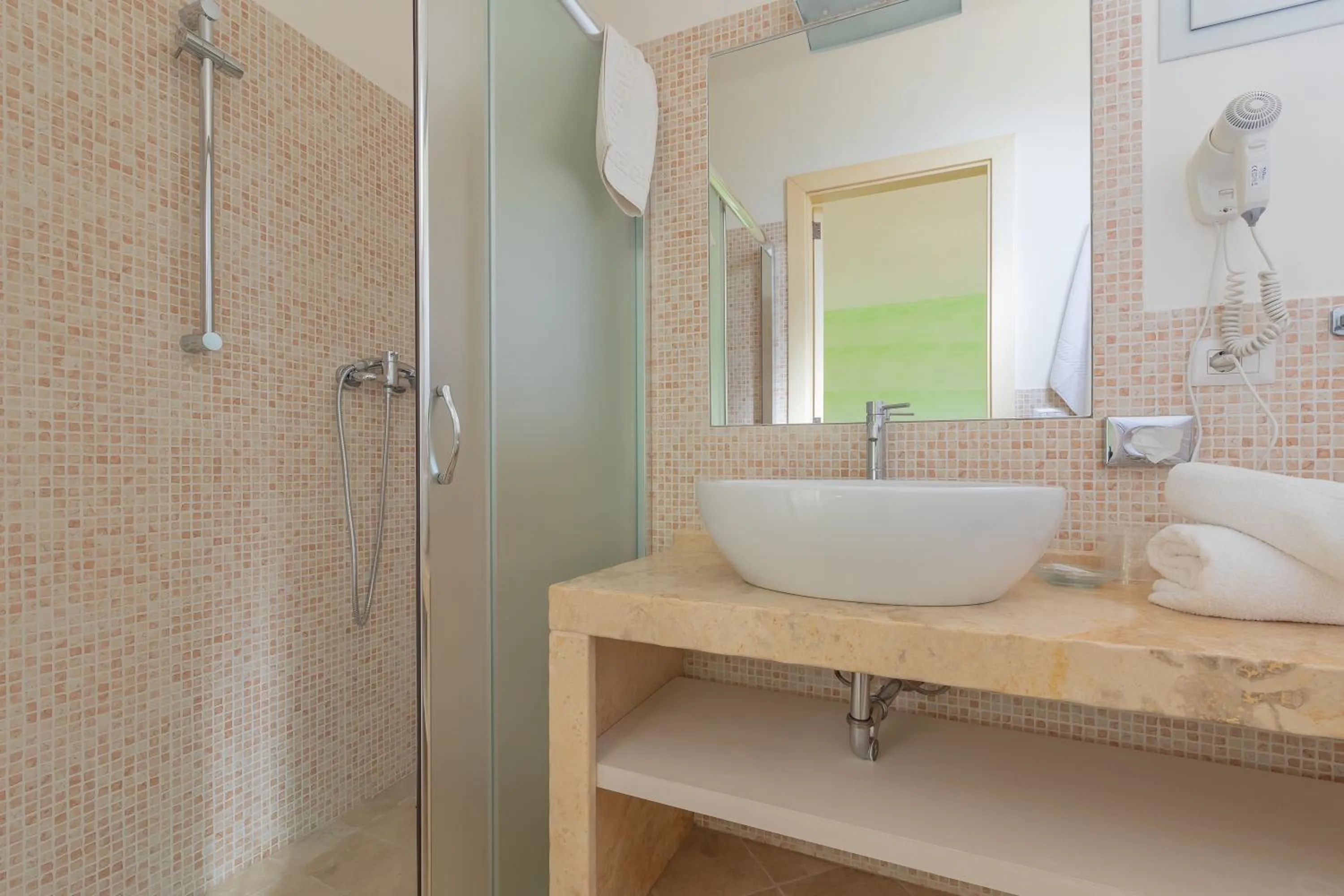 Shower in Cava Li Santi Residence