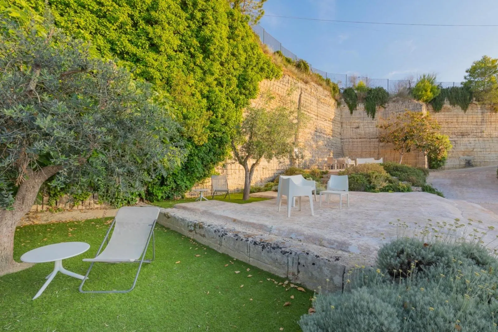 Garden in Cava Li Santi Residence