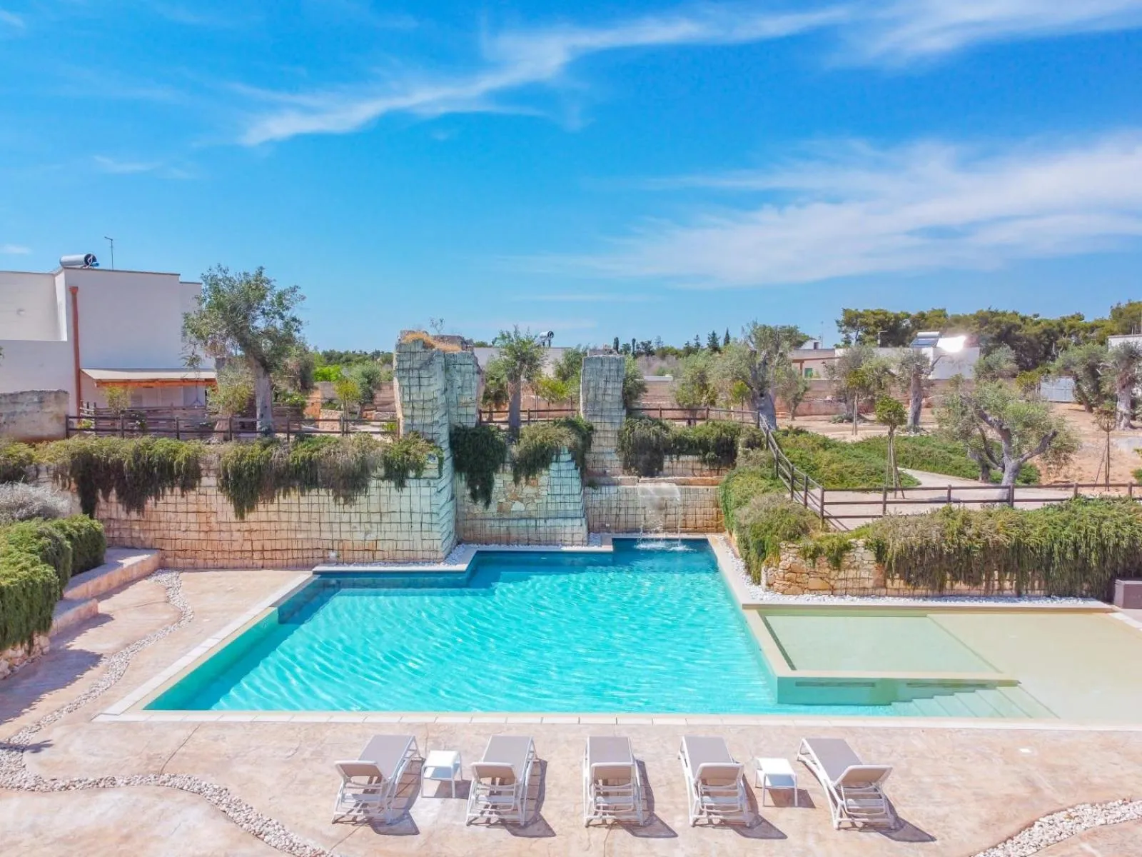 Swimming pool in Cava Li Santi Residence