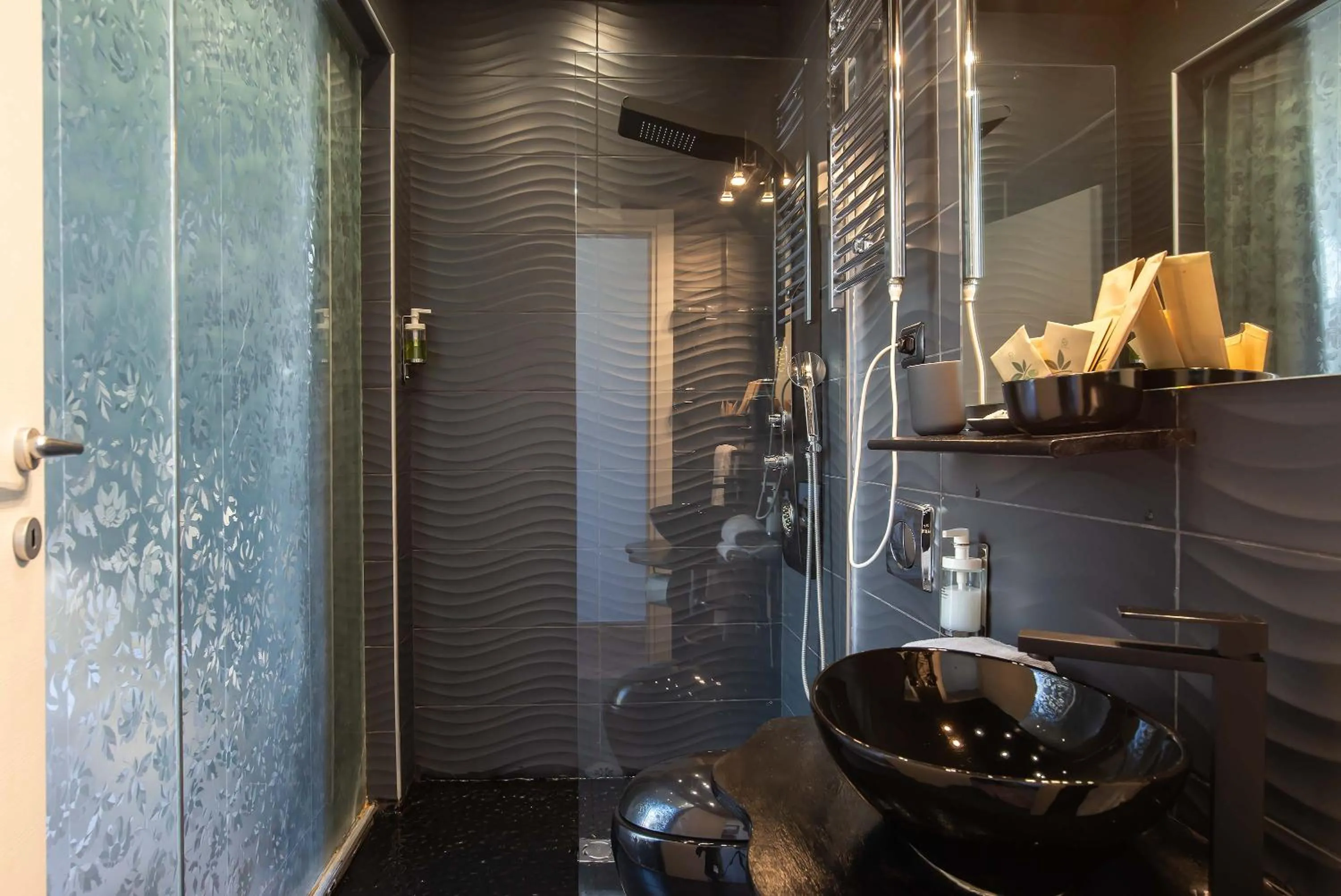 Bathroom in IL MERCATO CENTRALE B and B