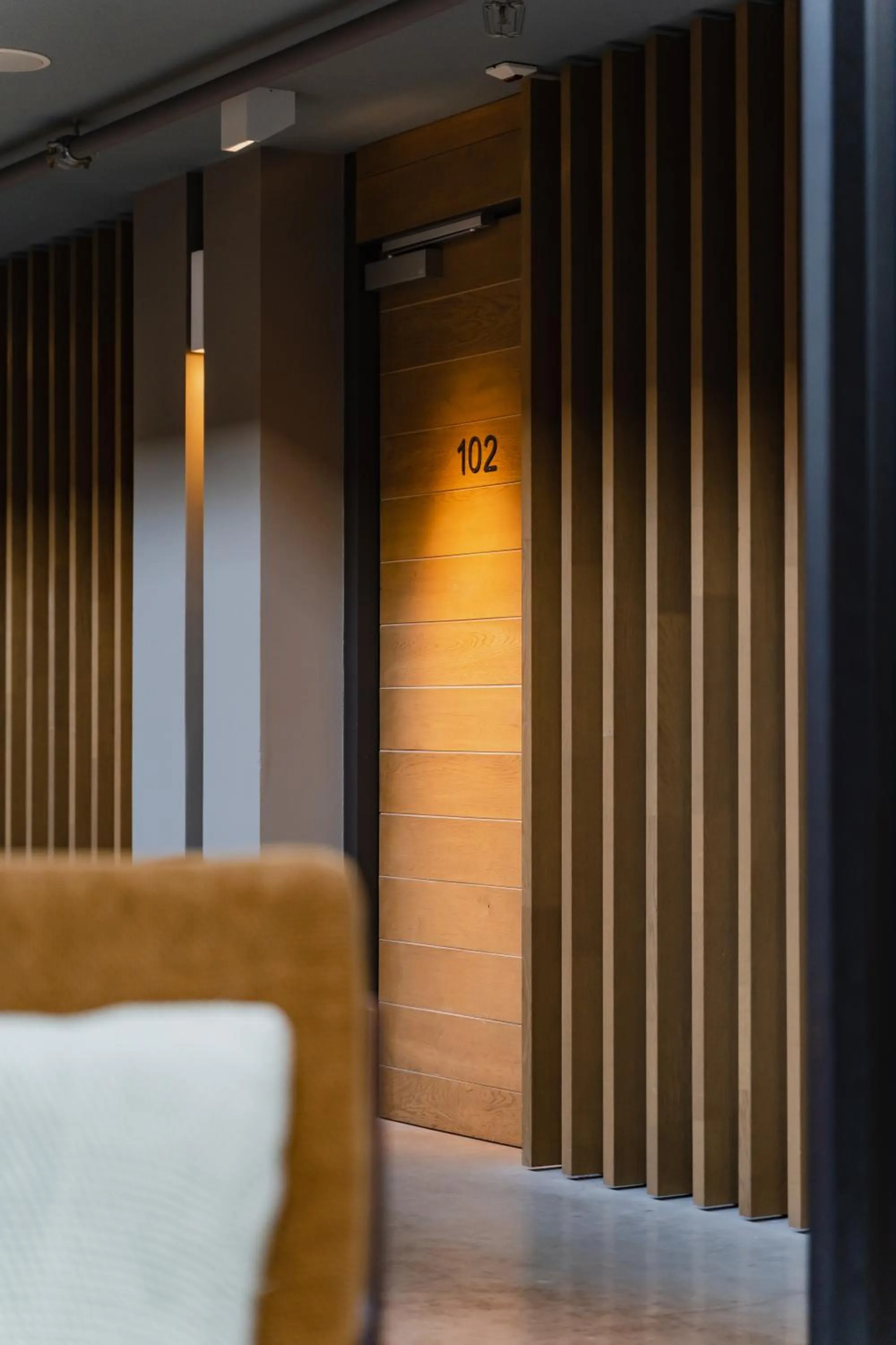 Communal lounge/ TV room in Hotel De Hallen