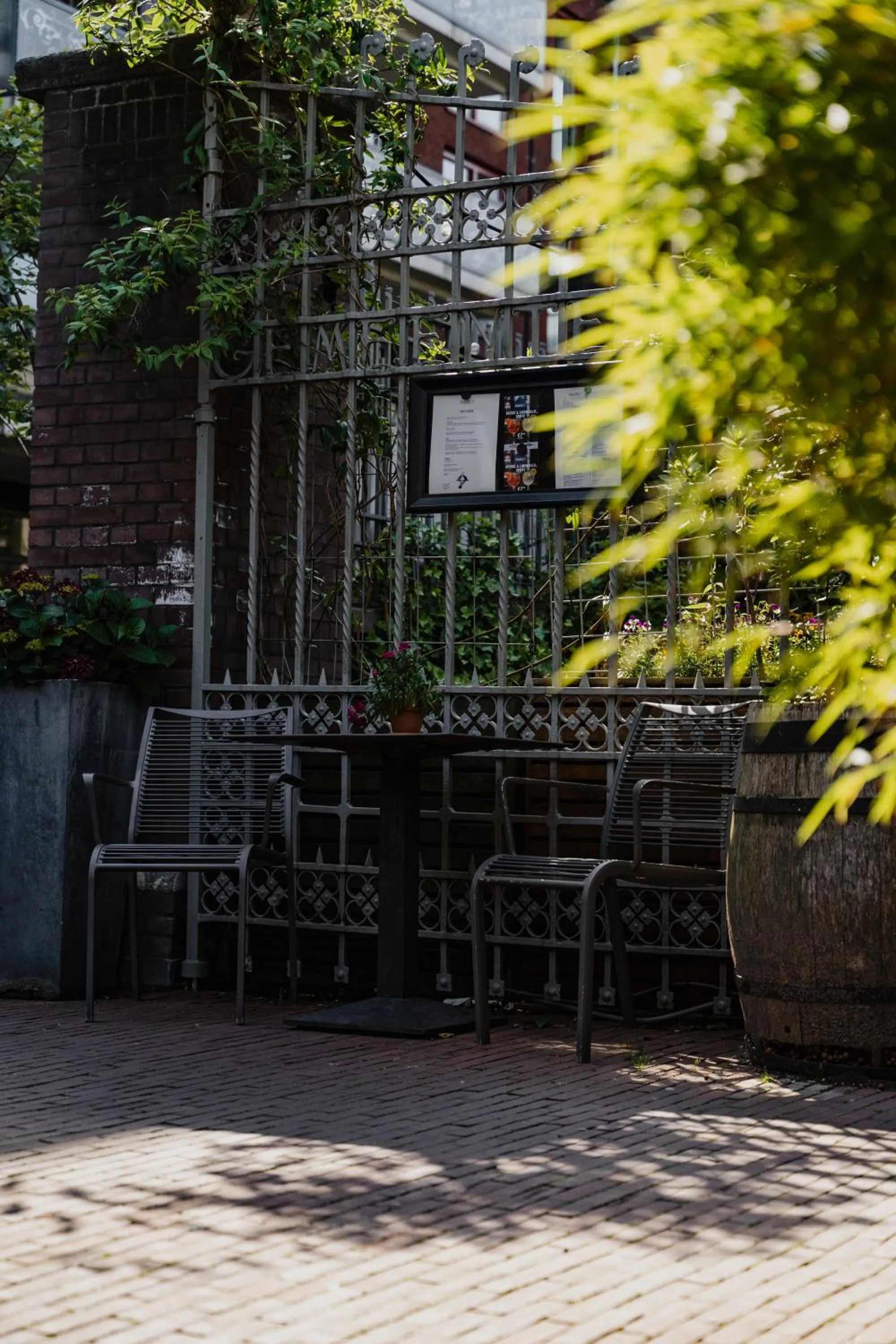 Patio in Hotel De Hallen