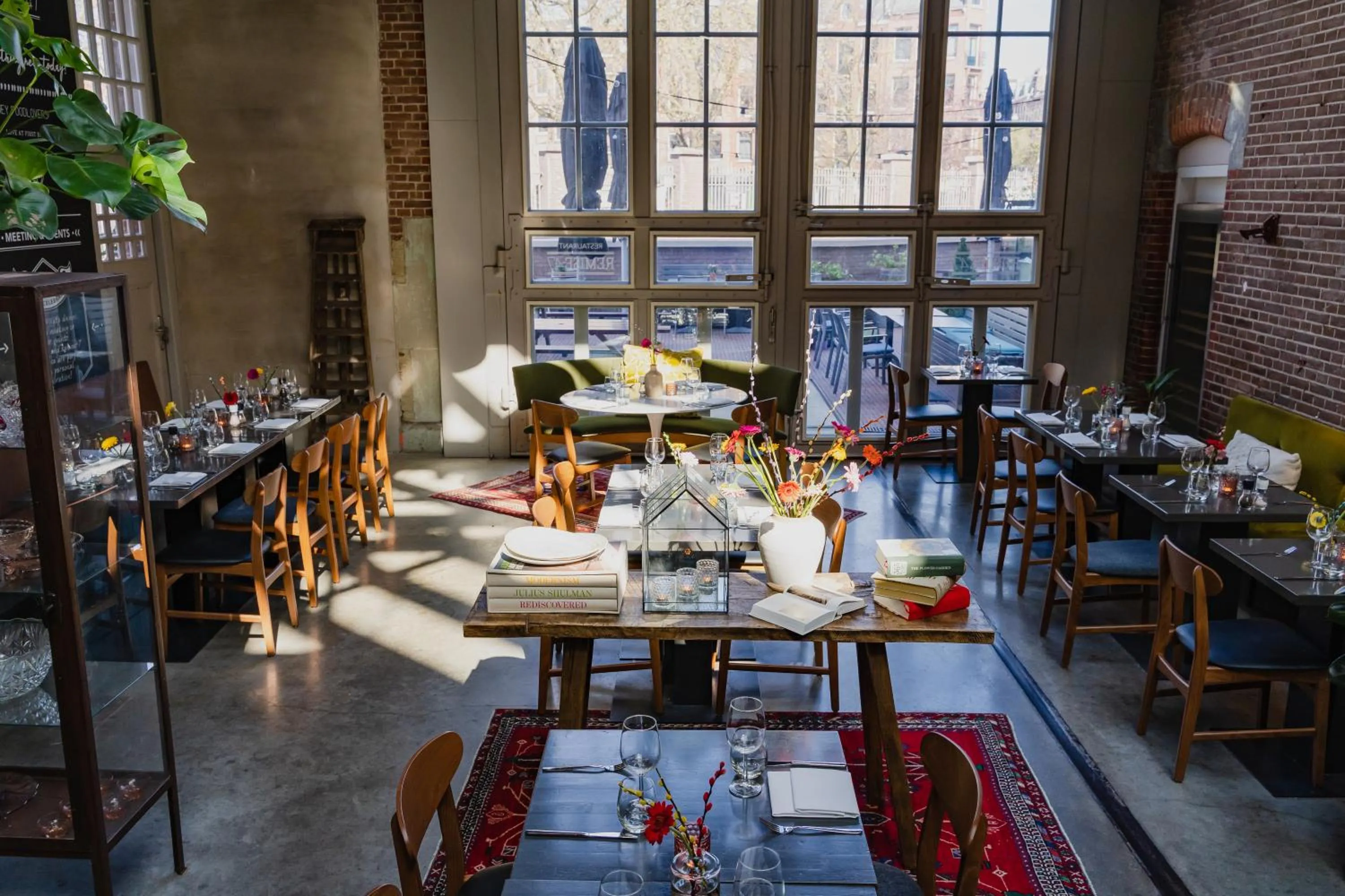 Restaurant/places to eat in Hotel De Hallen