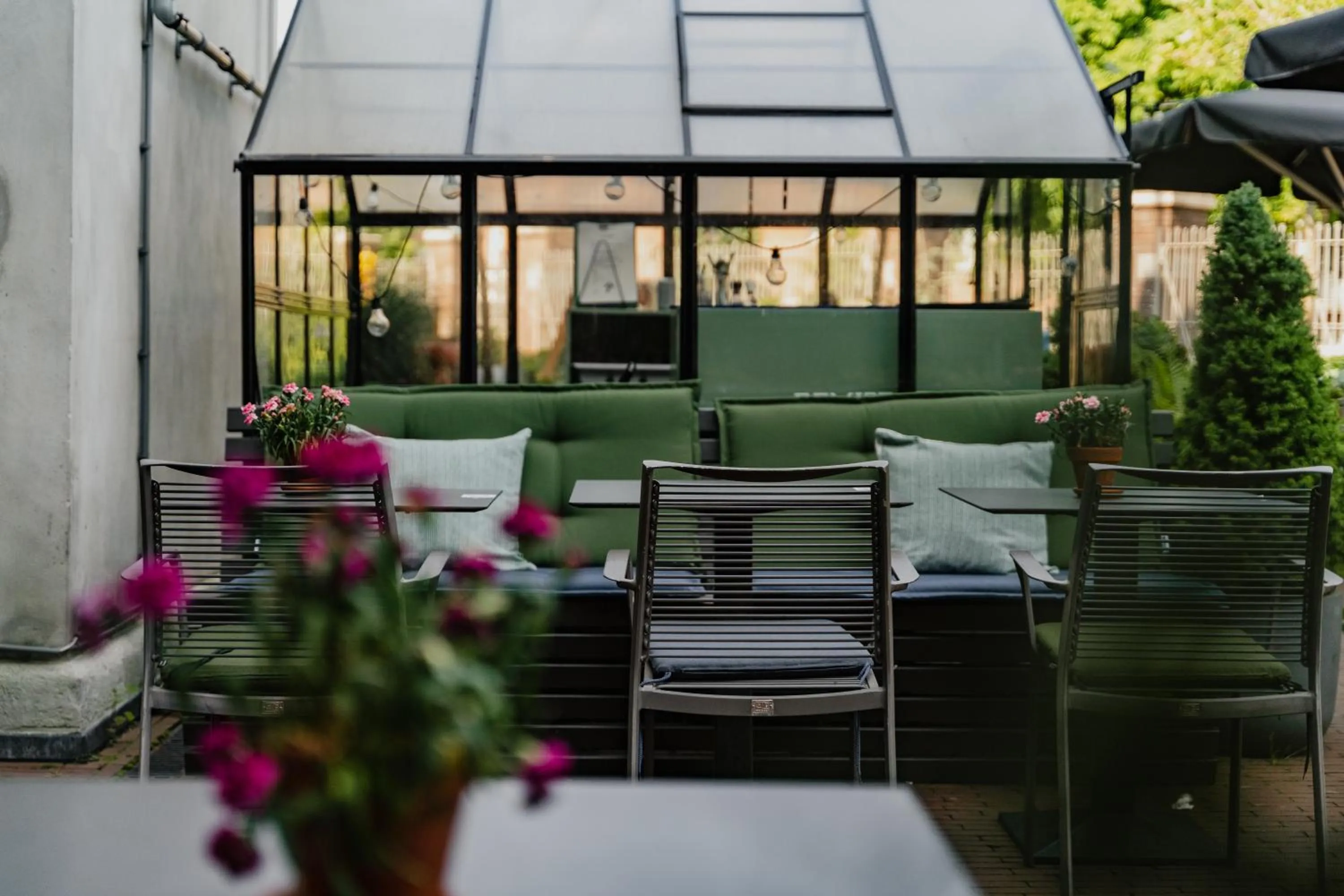 Patio in Hotel De Hallen