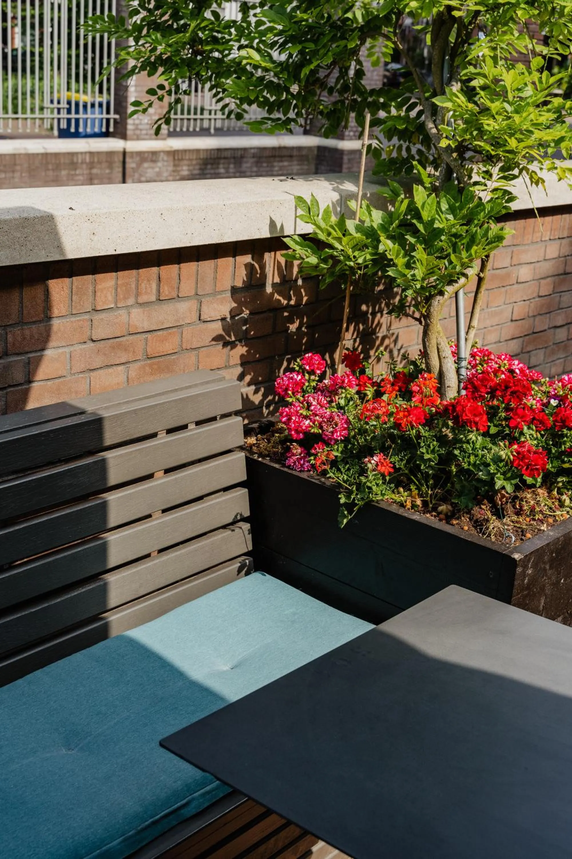 Patio in Hotel De Hallen