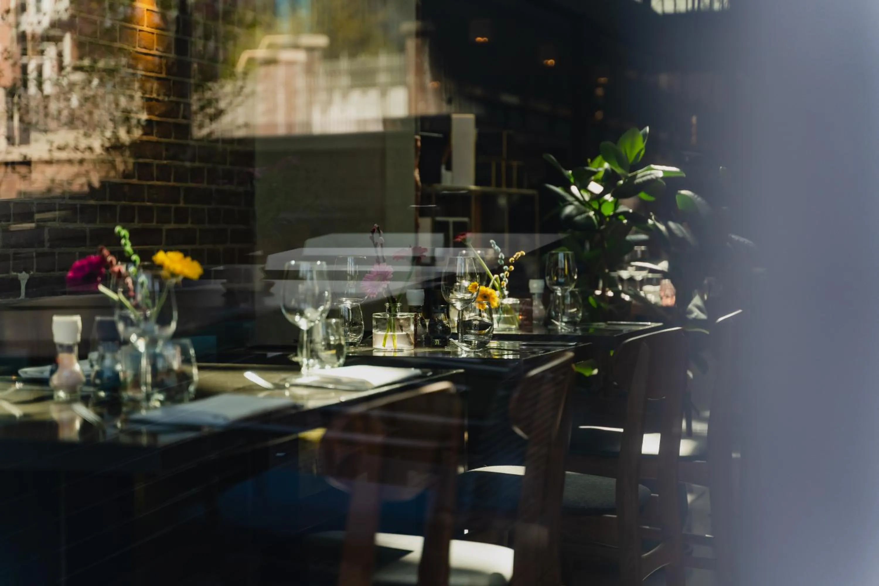 Restaurant/places to eat in Hotel De Hallen