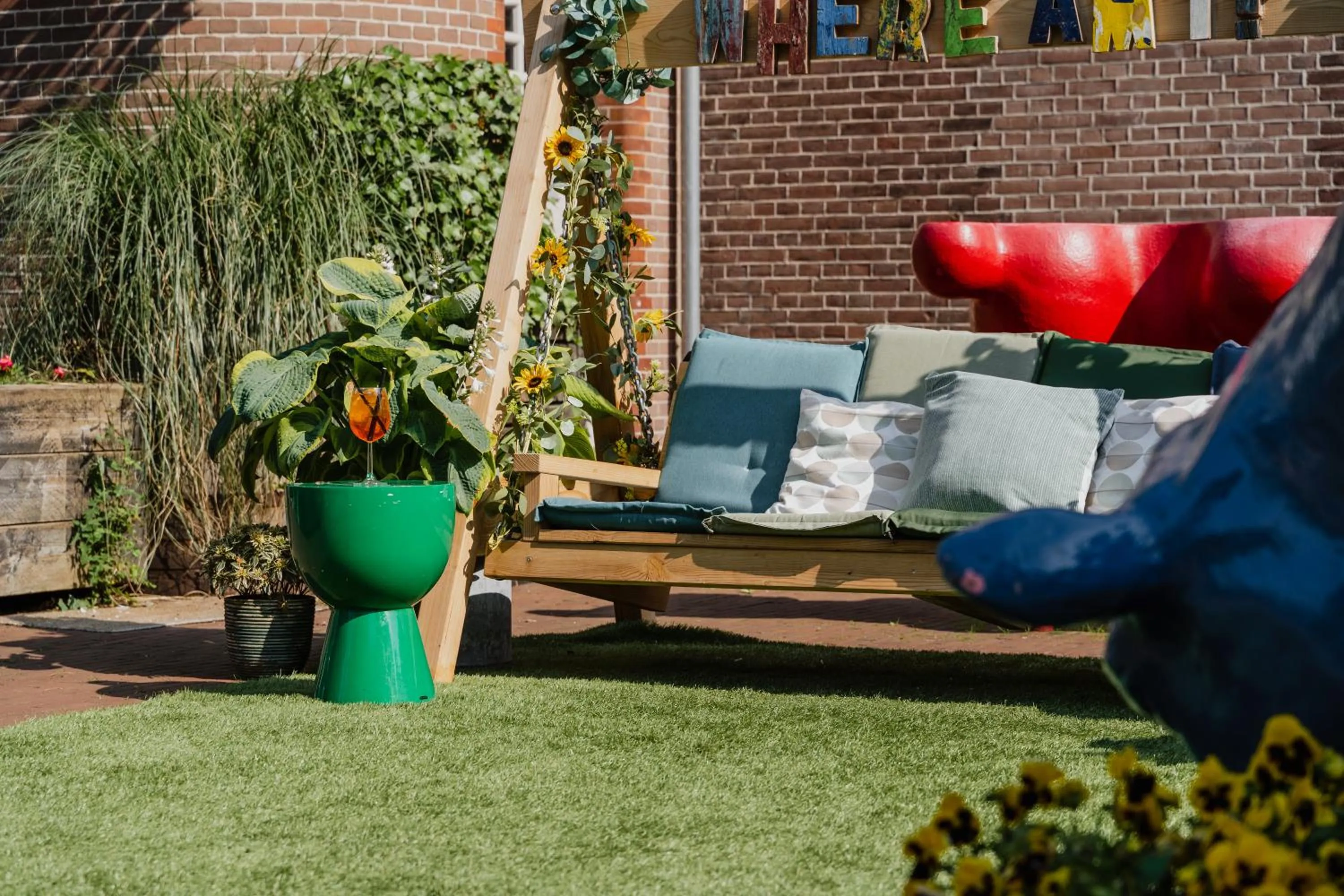 Patio in Hotel De Hallen