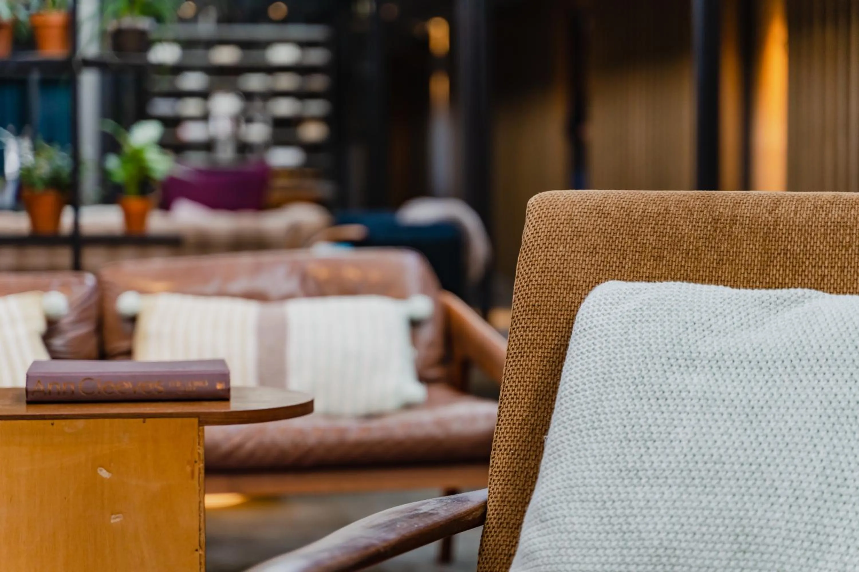 Communal lounge/ TV room in Hotel De Hallen