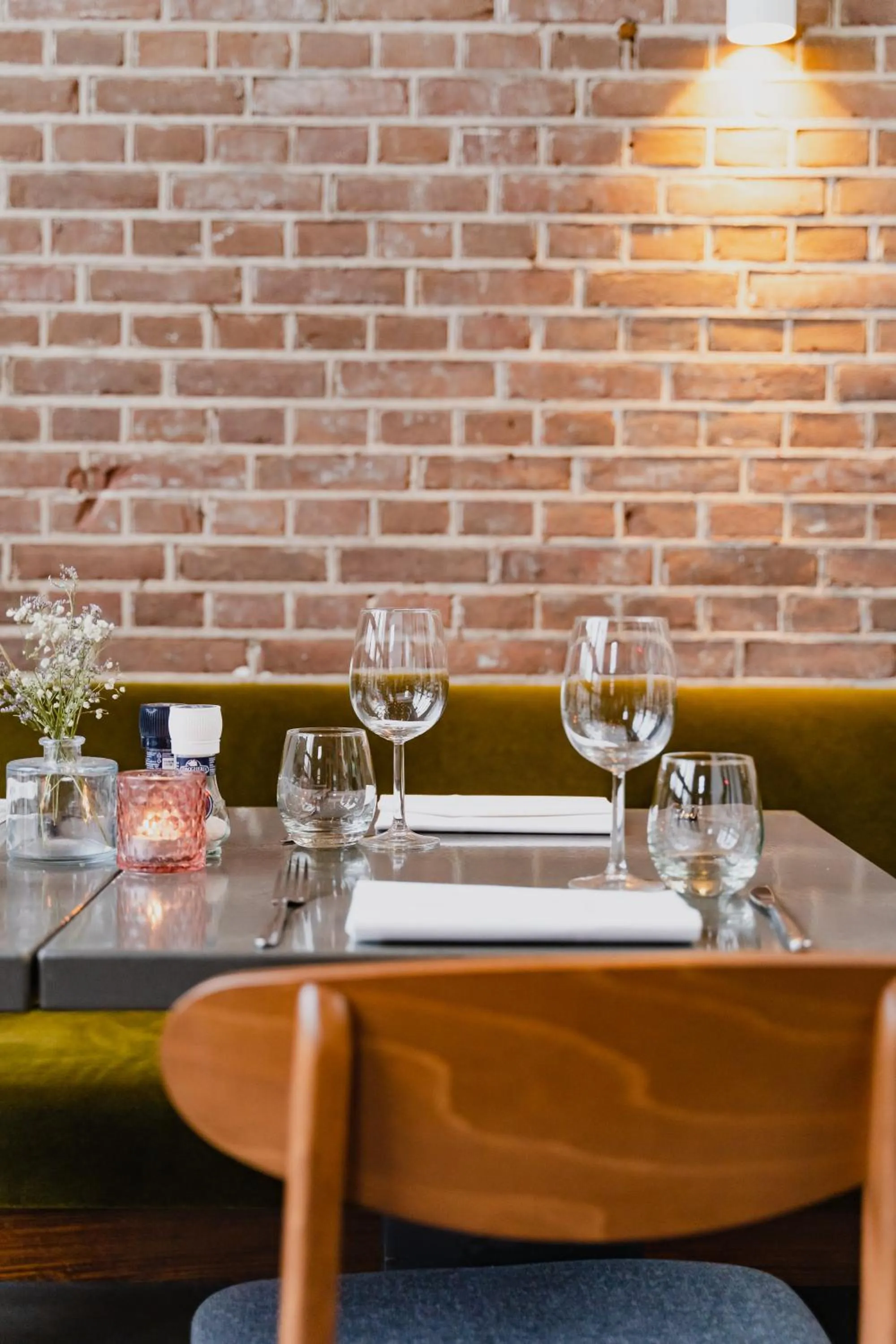 Restaurant/places to eat in Hotel De Hallen