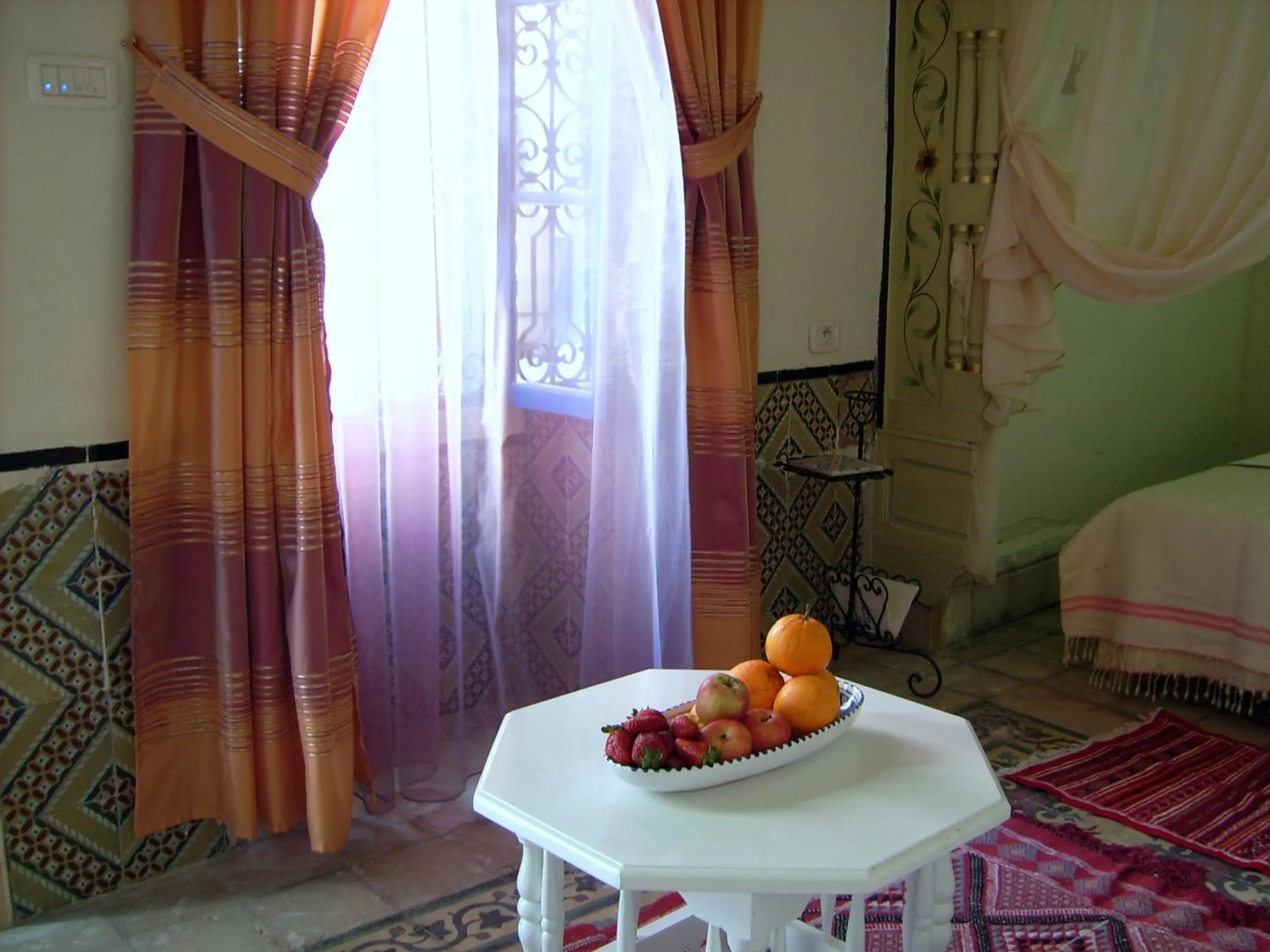 Food, Bed in Dar Baaziz