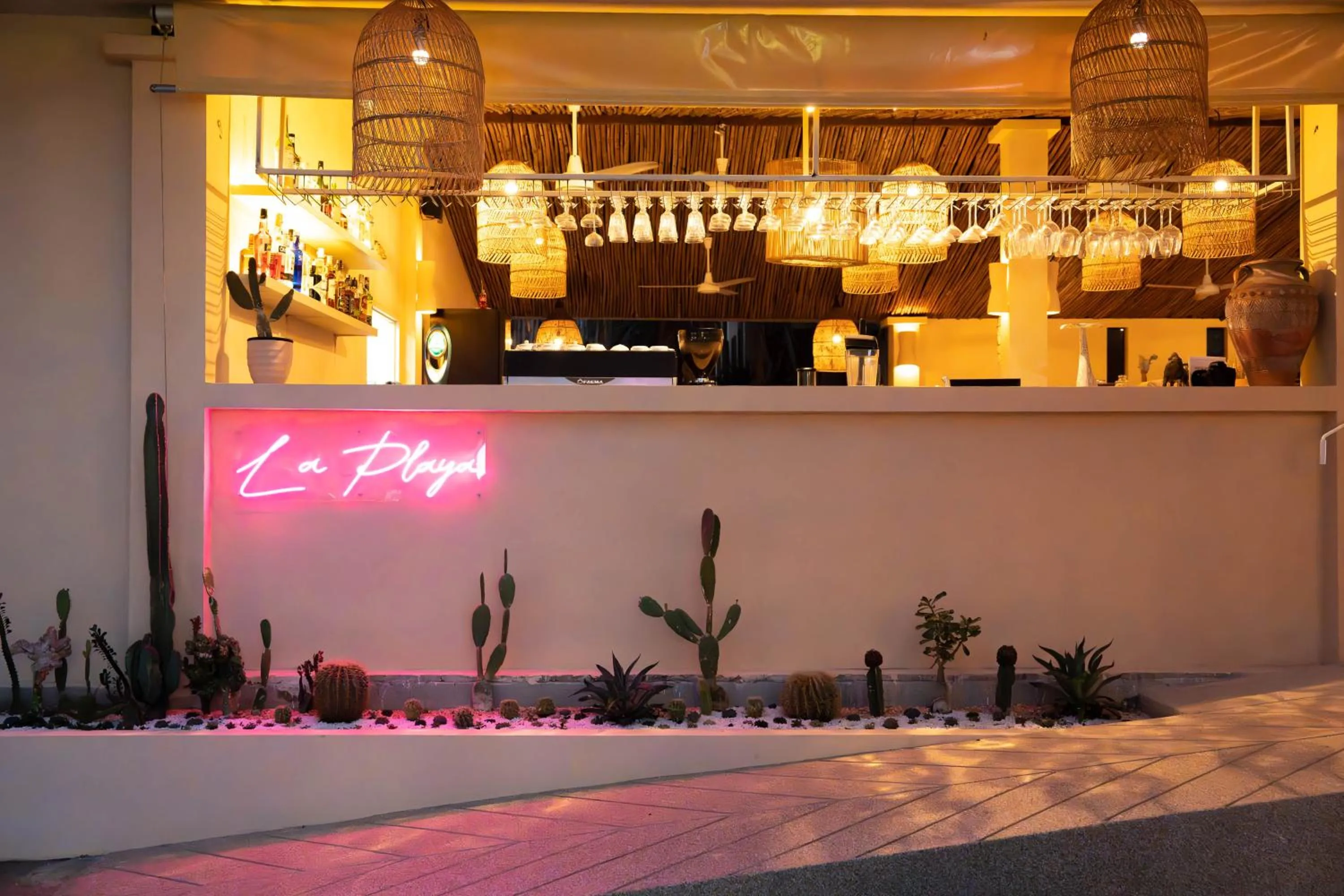 Restaurant/places to eat in Rustic and Blue Getaway