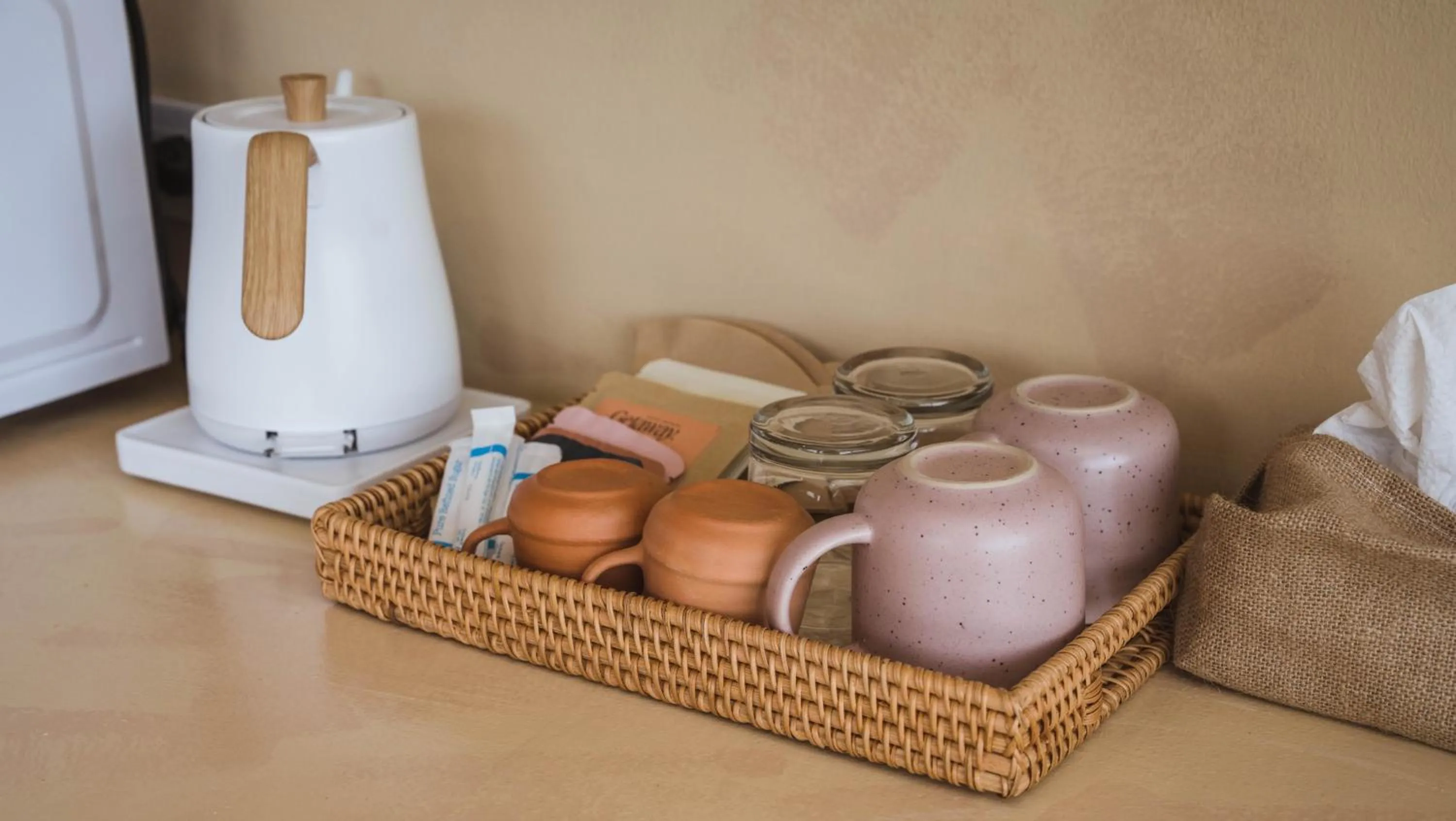 Coffee/tea facilities in Rustic and Blue Getaway