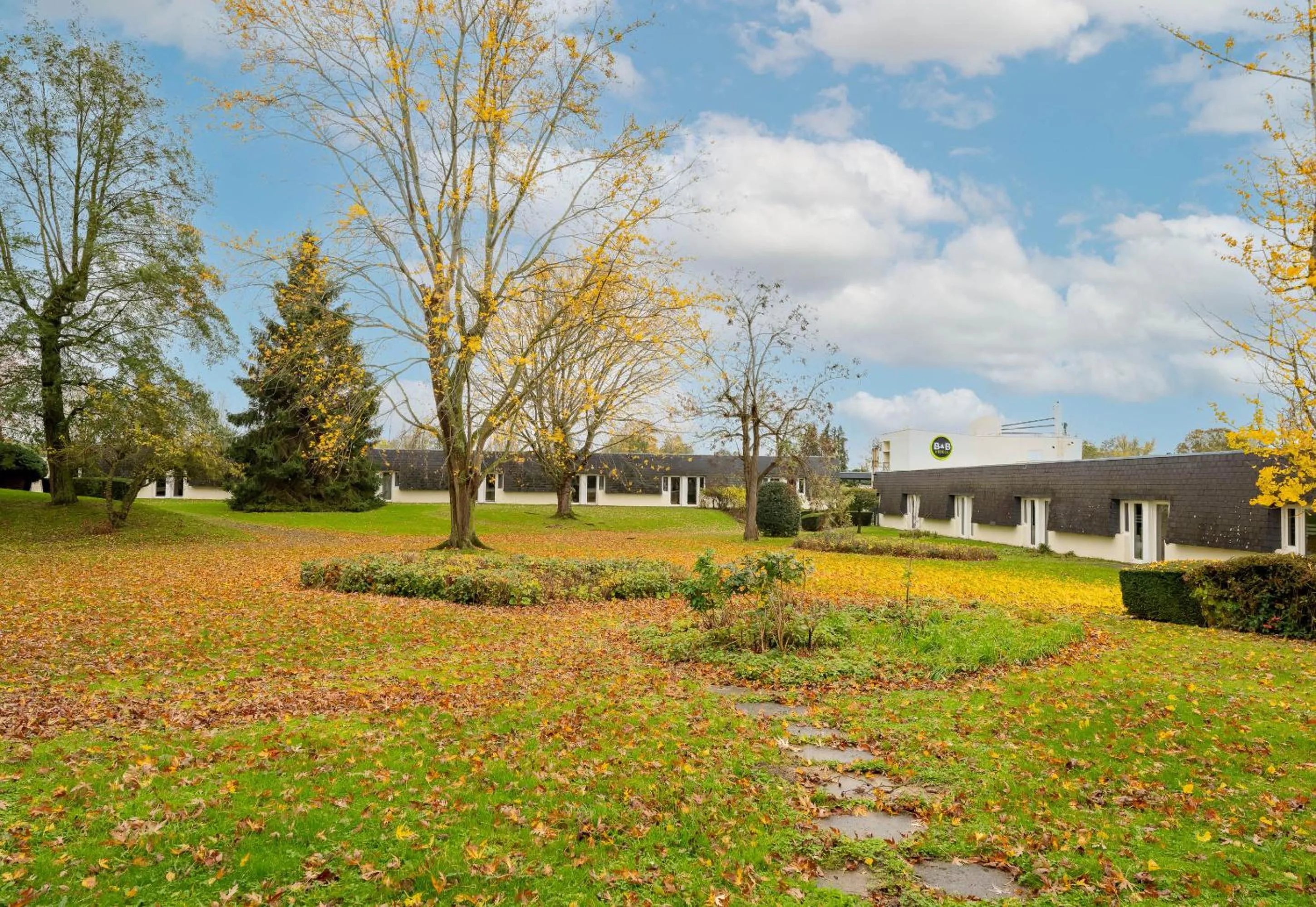 Property building in B&B HOTEL Valenciennes Sud 3 étoiles