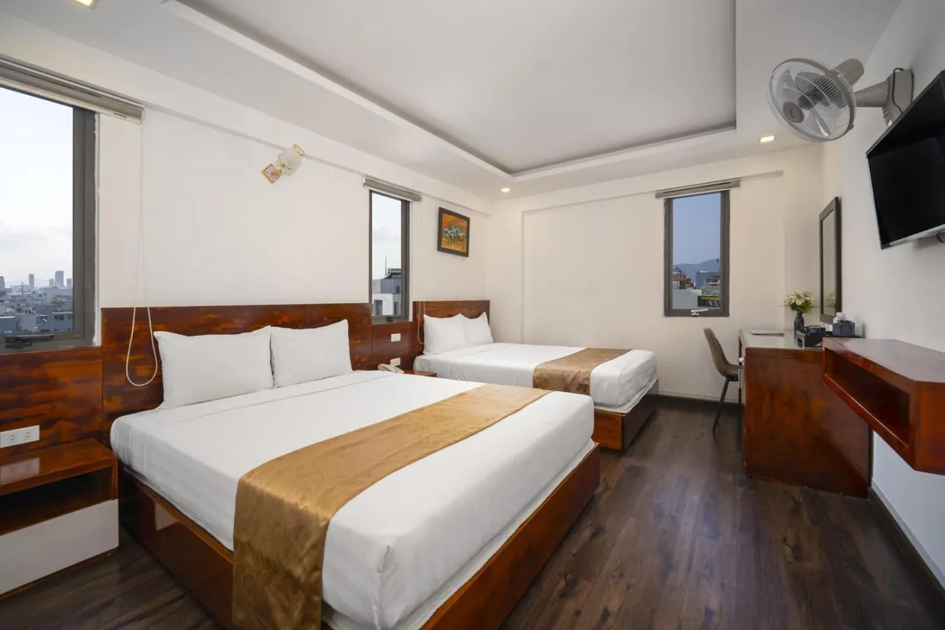 Photo of the whole room, Bed in Waikiki Beach Hotel Da Nang