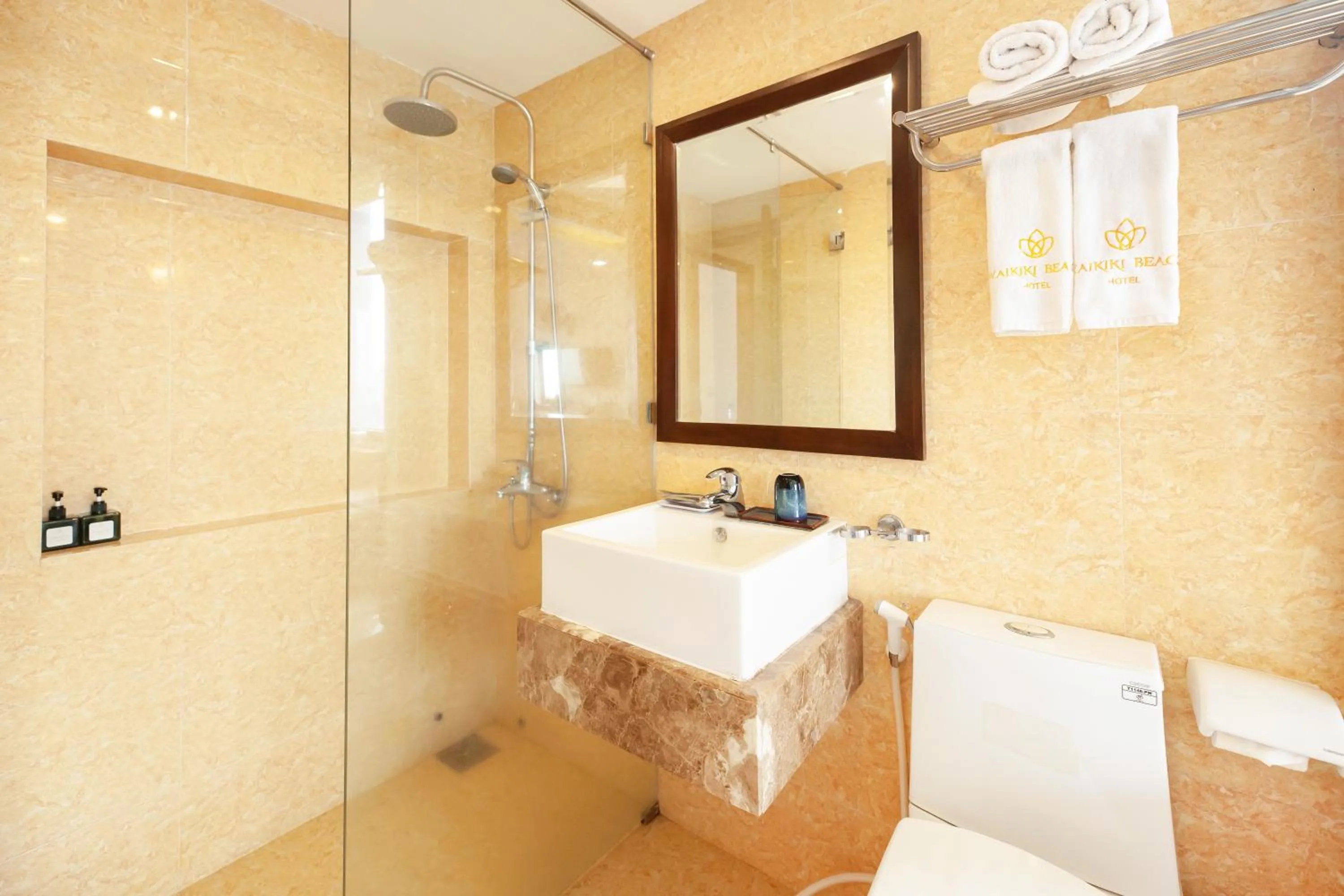 Toilet in Waikiki Beach Hotel Da Nang