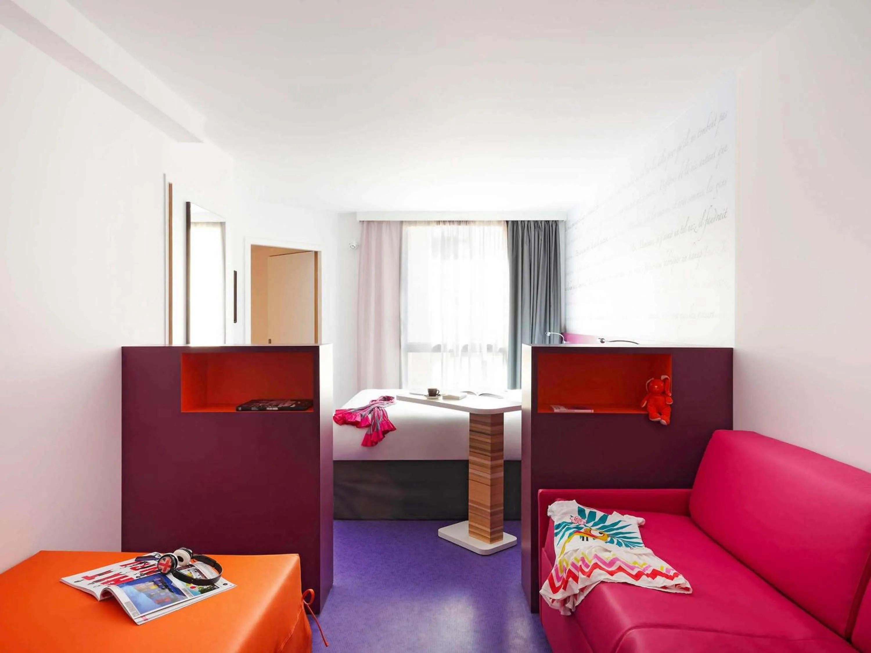 Bedroom, Bed in ibis Styles Montpellier Centre Comedie