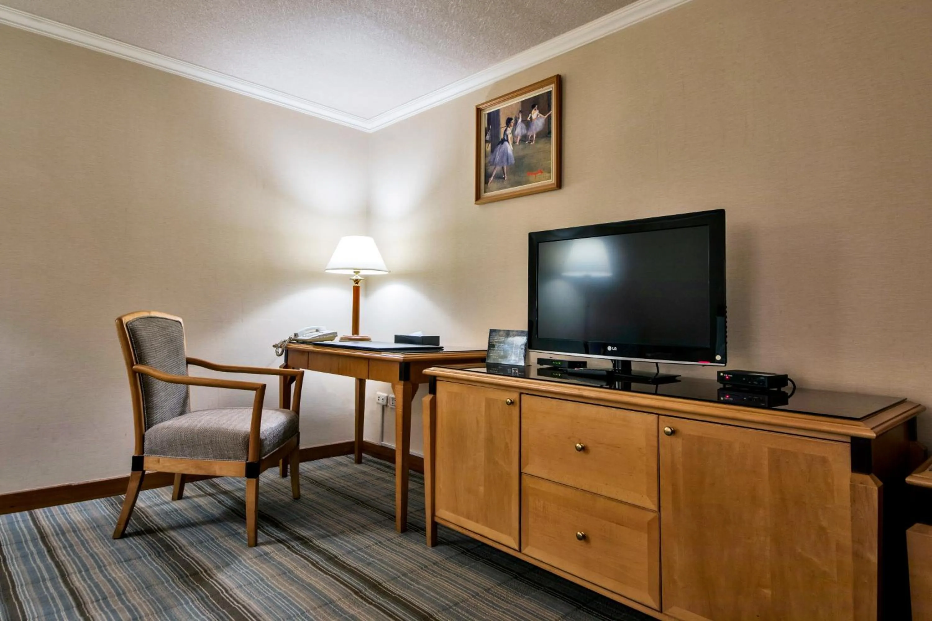 TV and multimedia in The Carlton Hotel Hsinchu