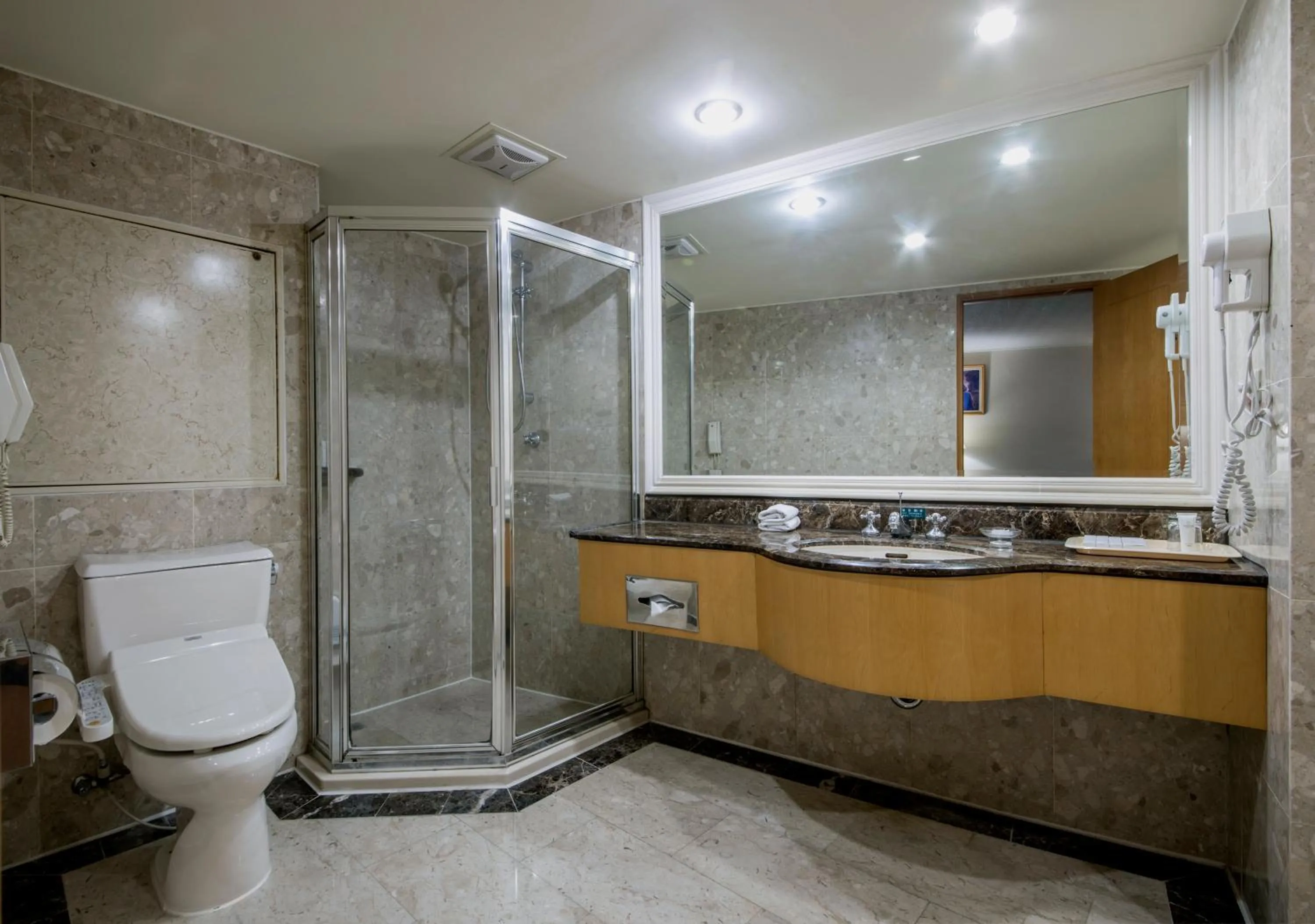 Bathroom in The Carlton Hotel Hsinchu