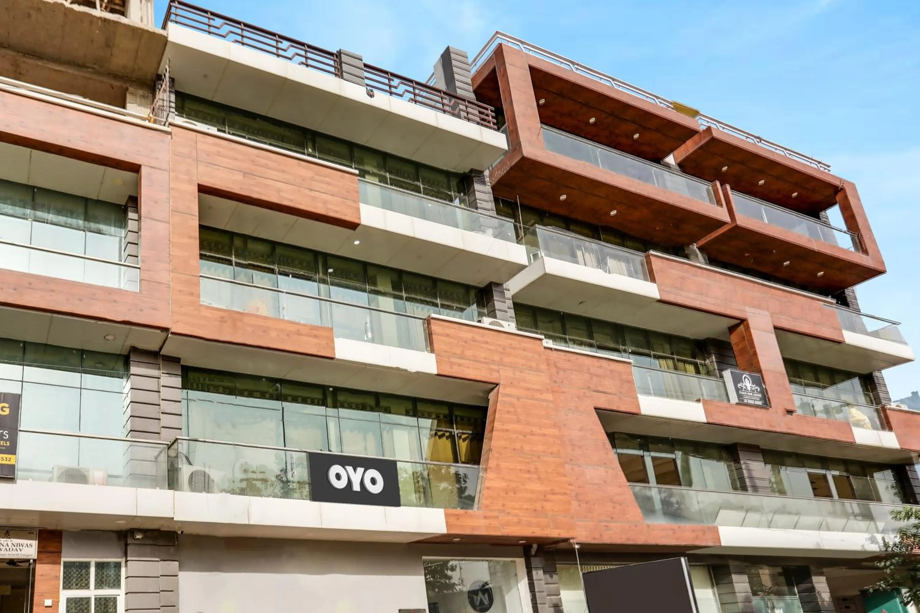 Facade/entrance in Hotel Midtown