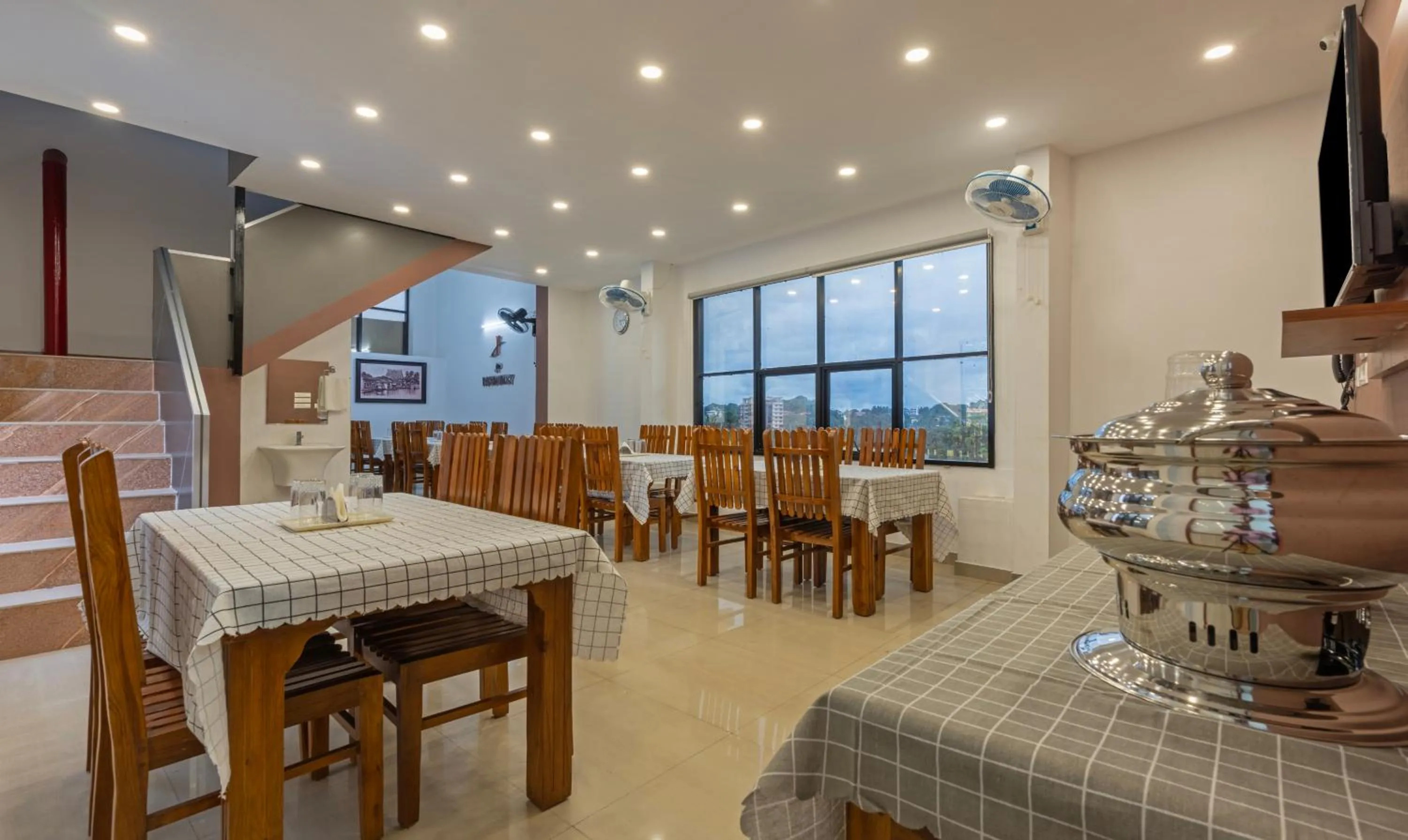 Dining area in Treebo JP Residency