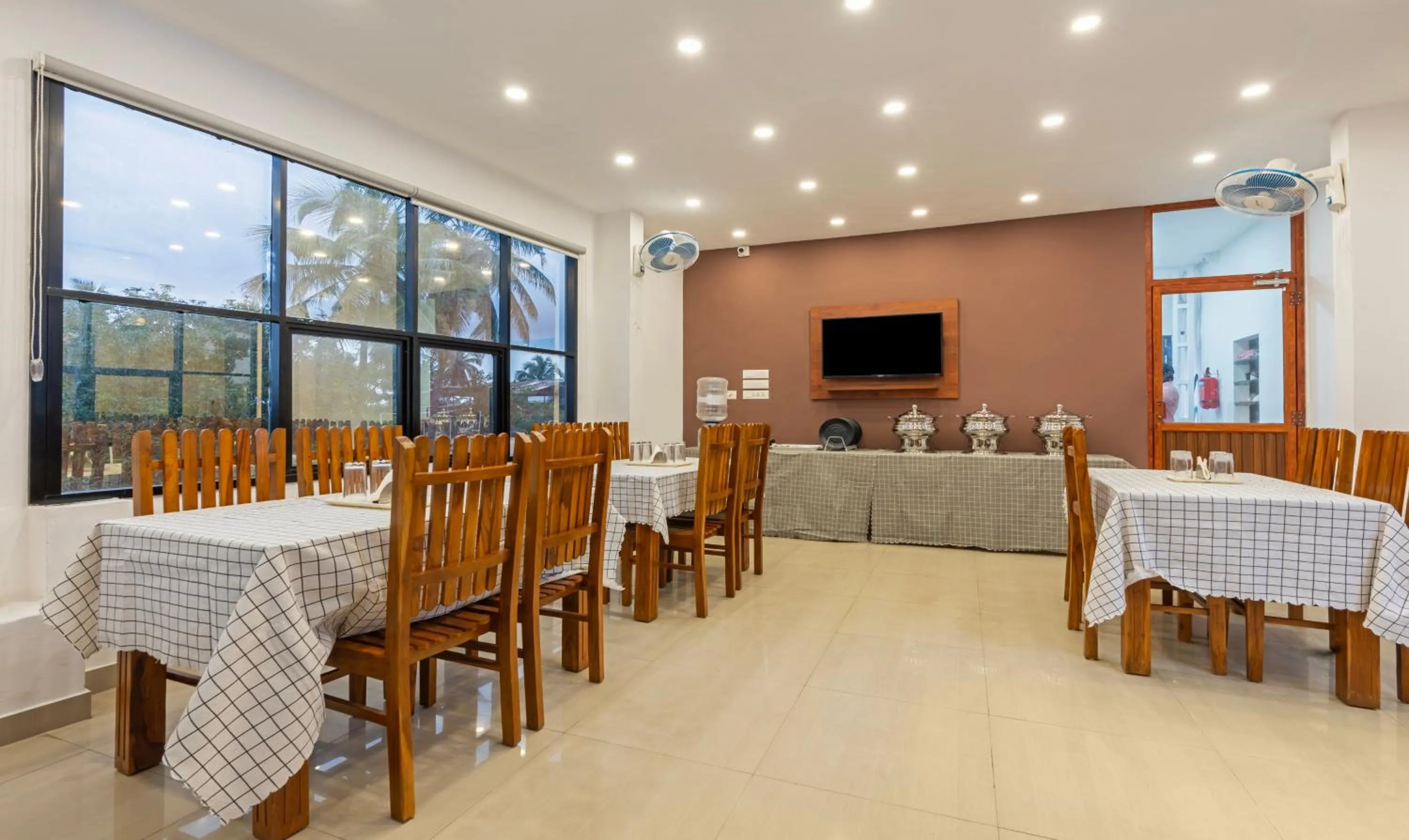 Dining area in Treebo JP Residency