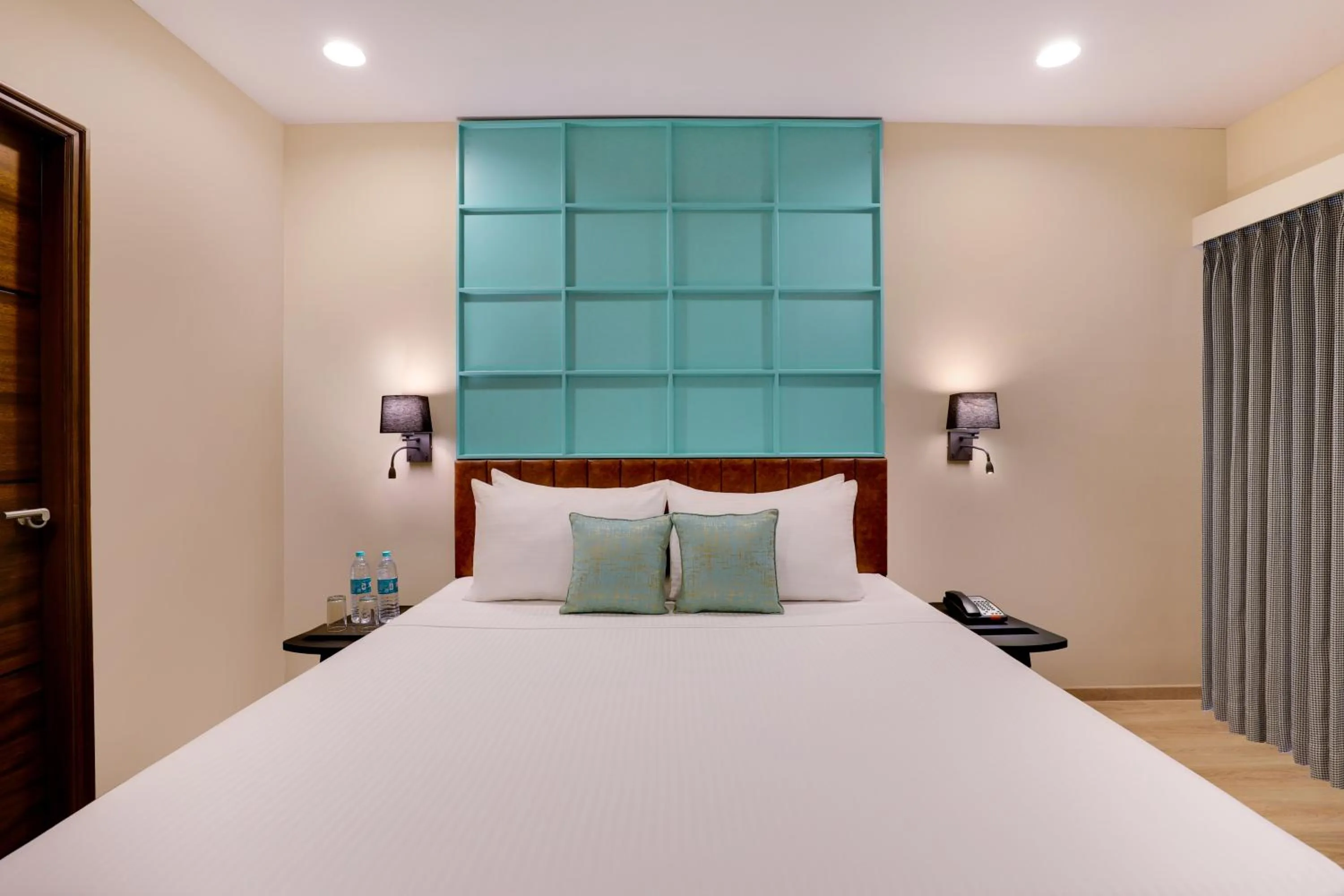 Bedroom, Bed in Lemon Tree Suites, Whitefield, Bengaluru