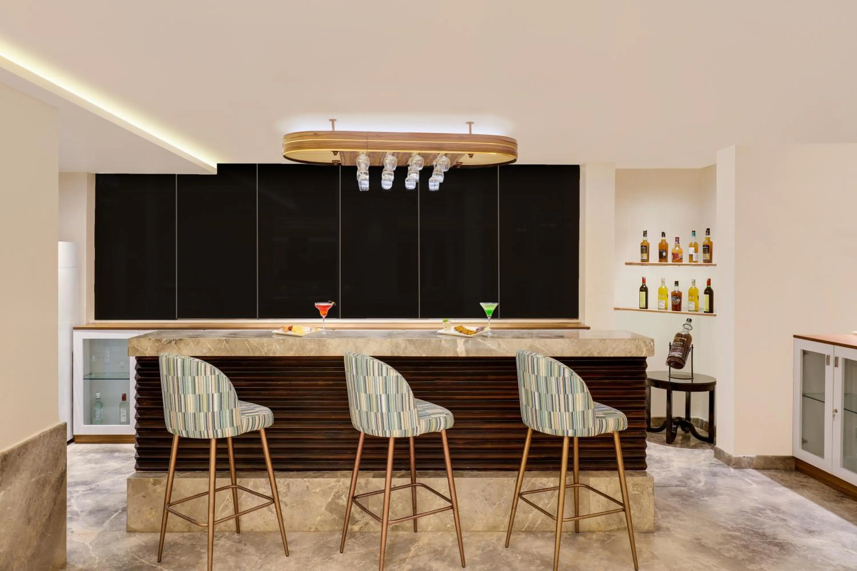 Lounge or bar in Lemon Tree Suites, Whitefield, Bengaluru