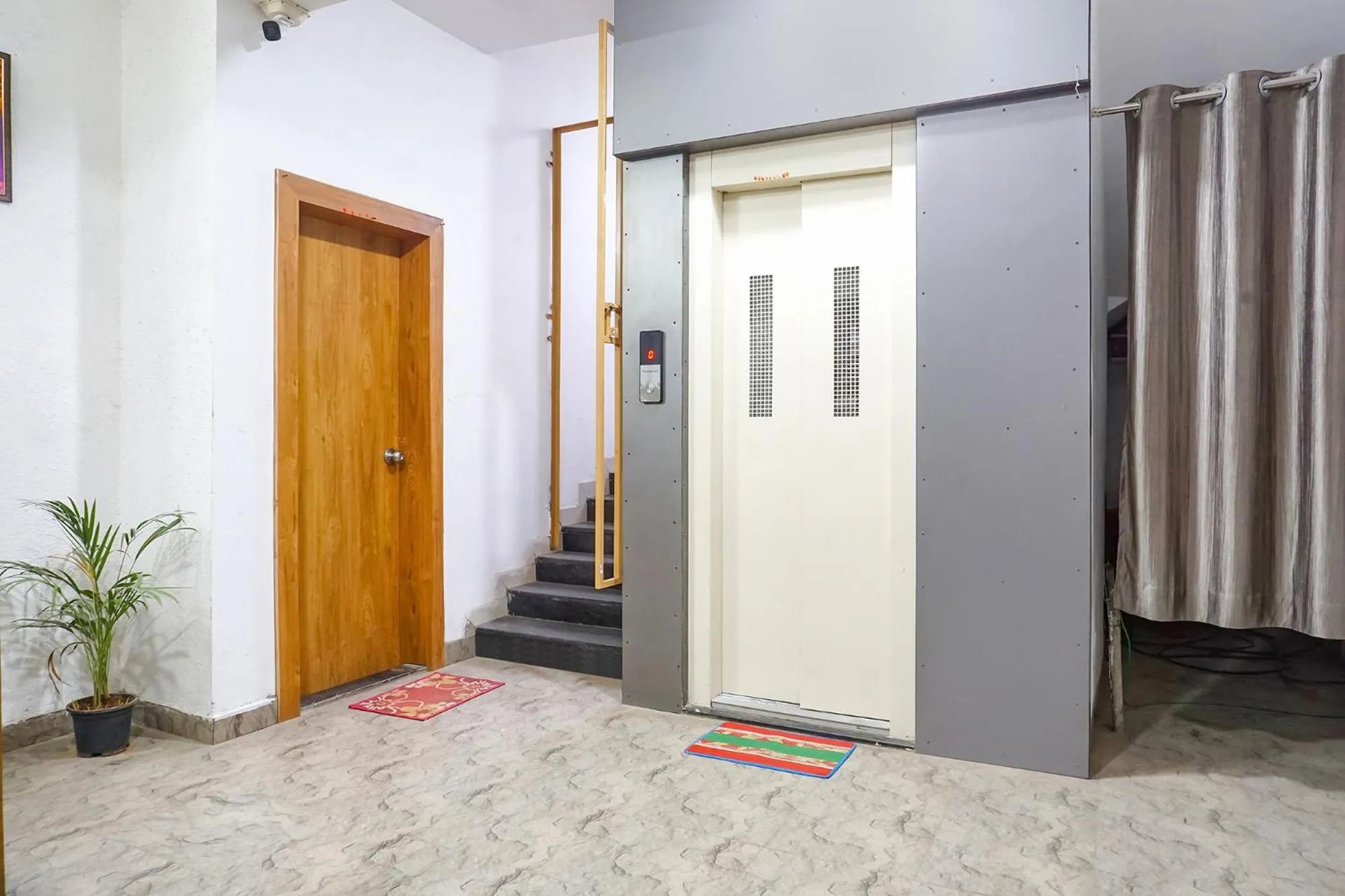 Lobby or reception in FabHotel The White House Inn - EON IT Park