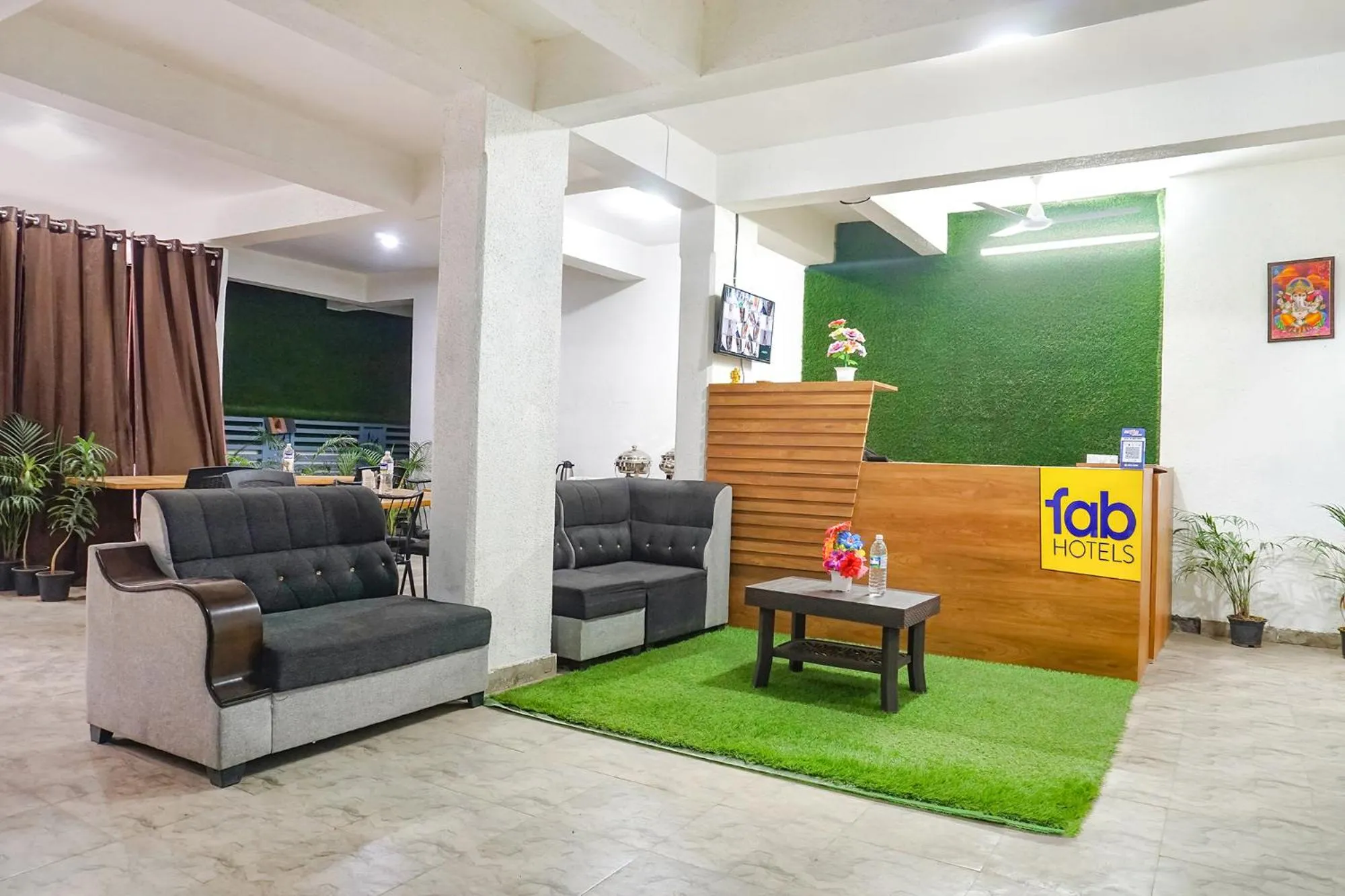 Lobby or reception in FabHotel The White House Inn - EON IT Park