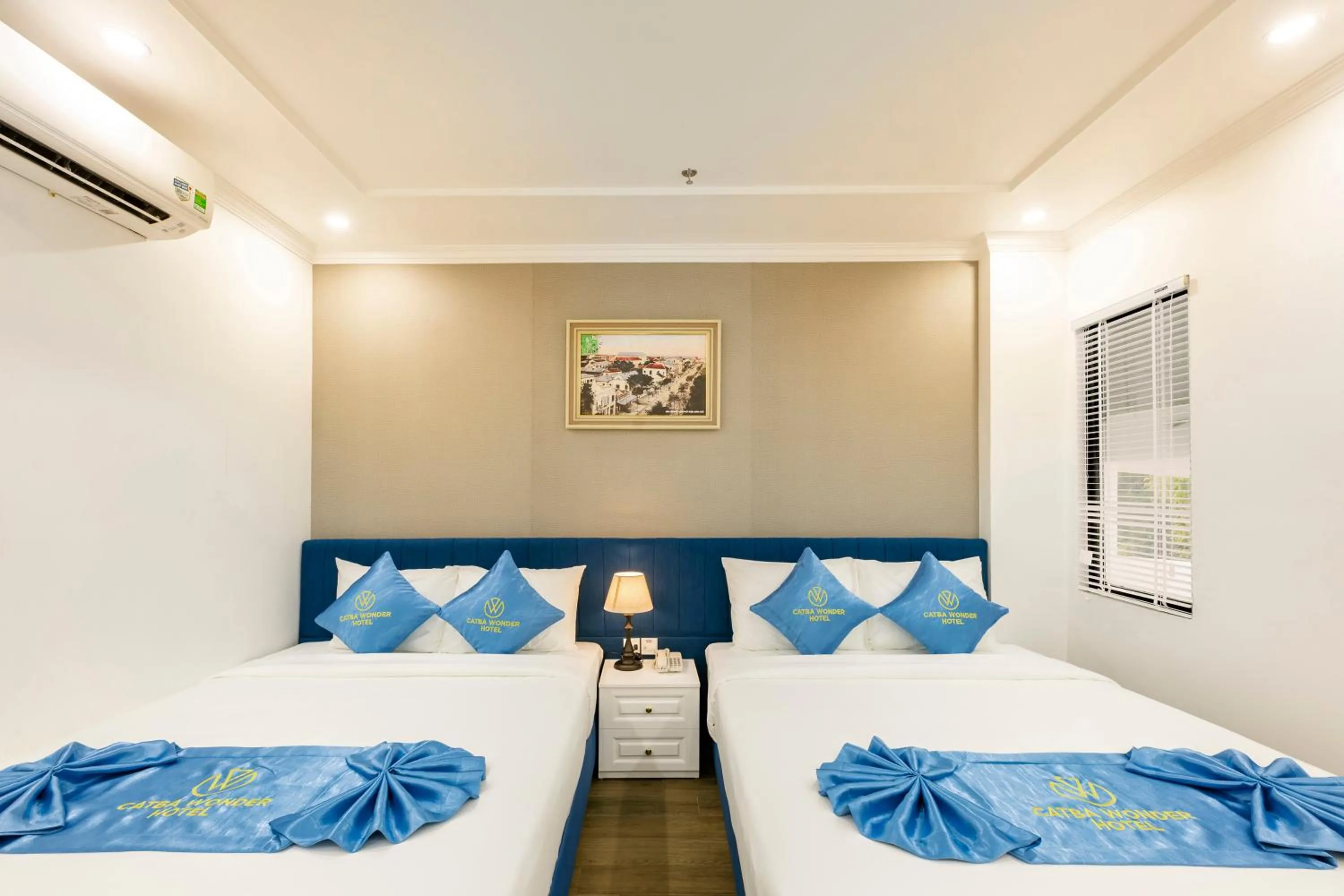 Bed in Cat Ba Wonder Hotel