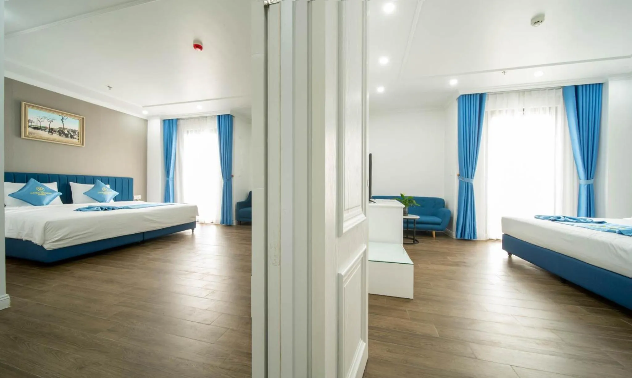 Photo of the whole room, Bed in Cat Ba Wonder Hotel