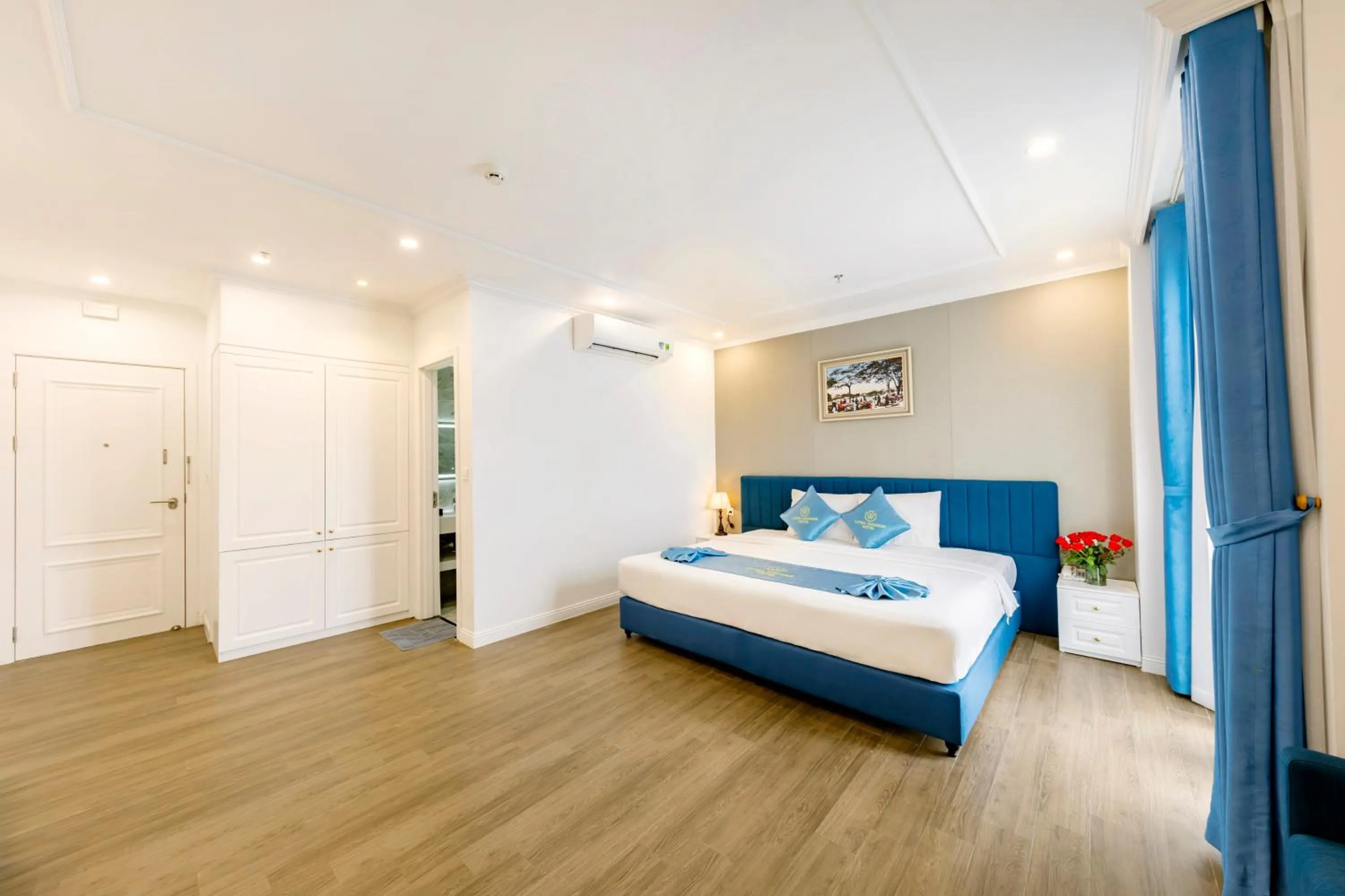 Bed in Cat Ba Wonder Hotel