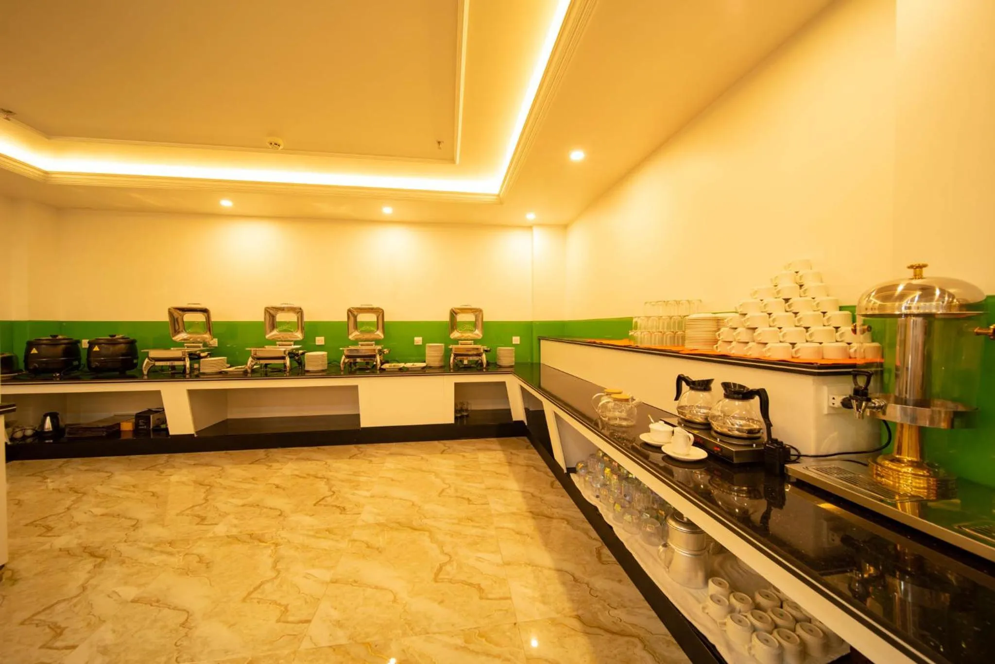 Restaurant/places to eat in Cat Ba Wonder Hotel