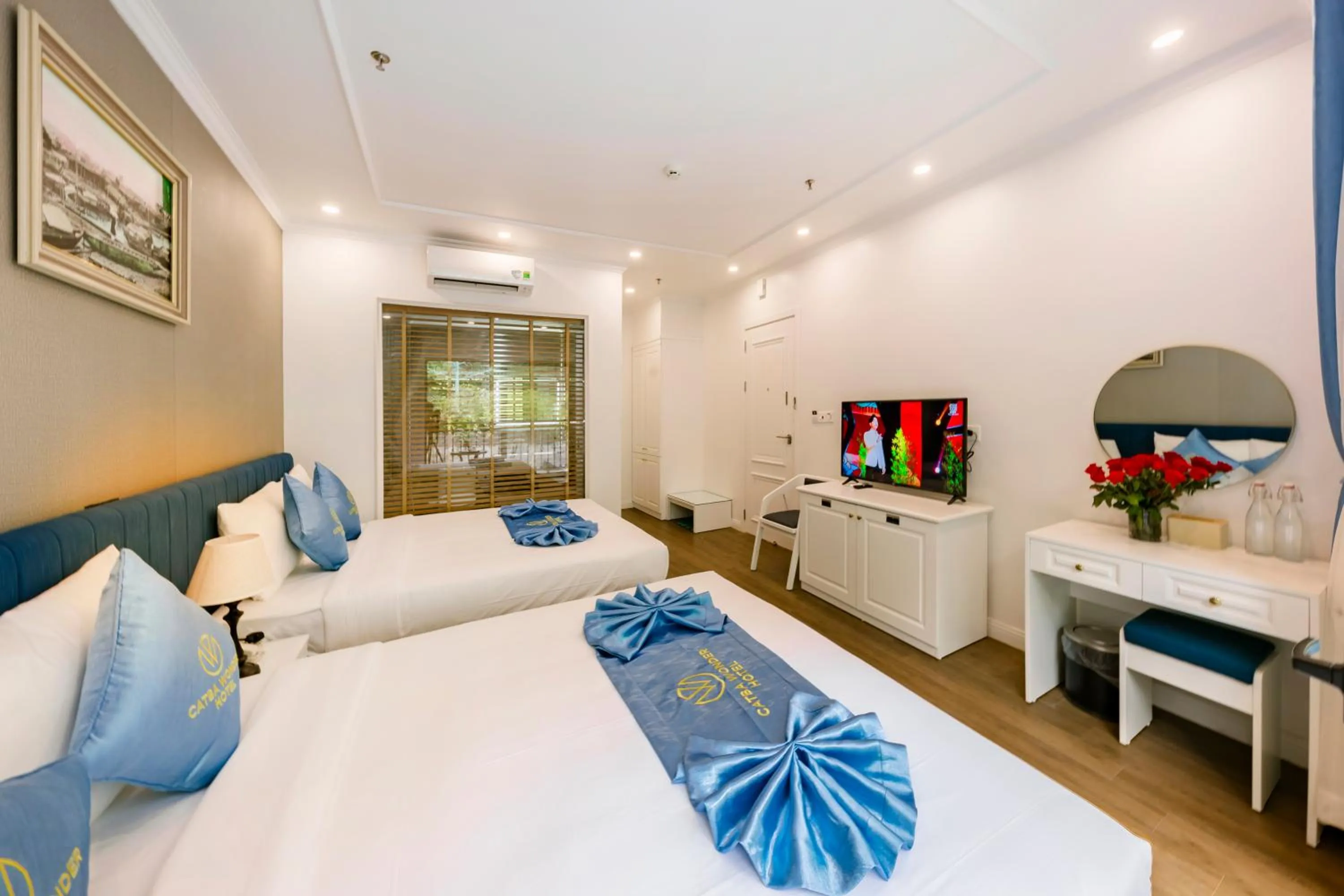 Bed in Cat Ba Wonder Hotel