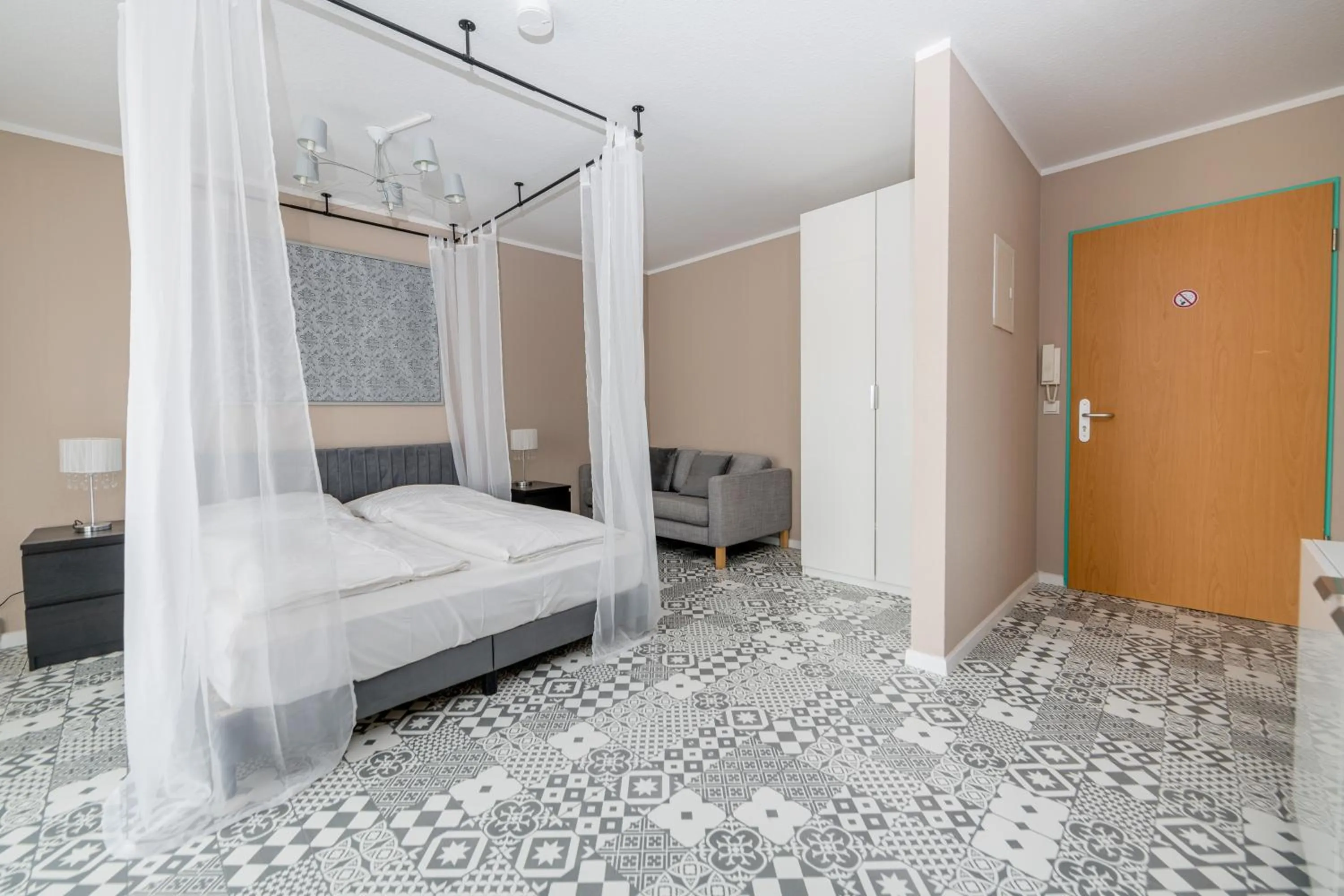 Photo of the whole room in Aparthotel Alma Bonn