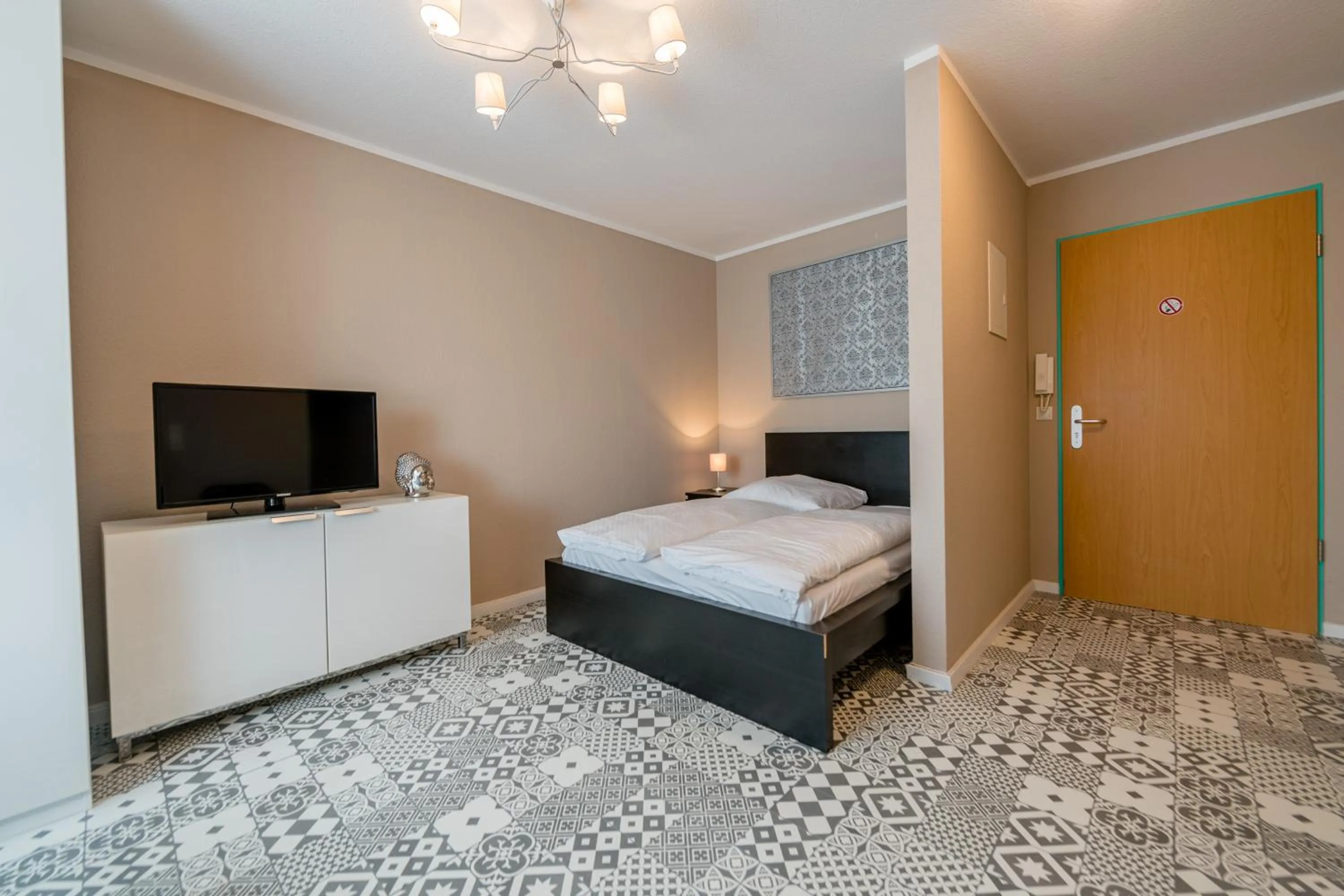 Photo of the whole room in Aparthotel Alma Bonn