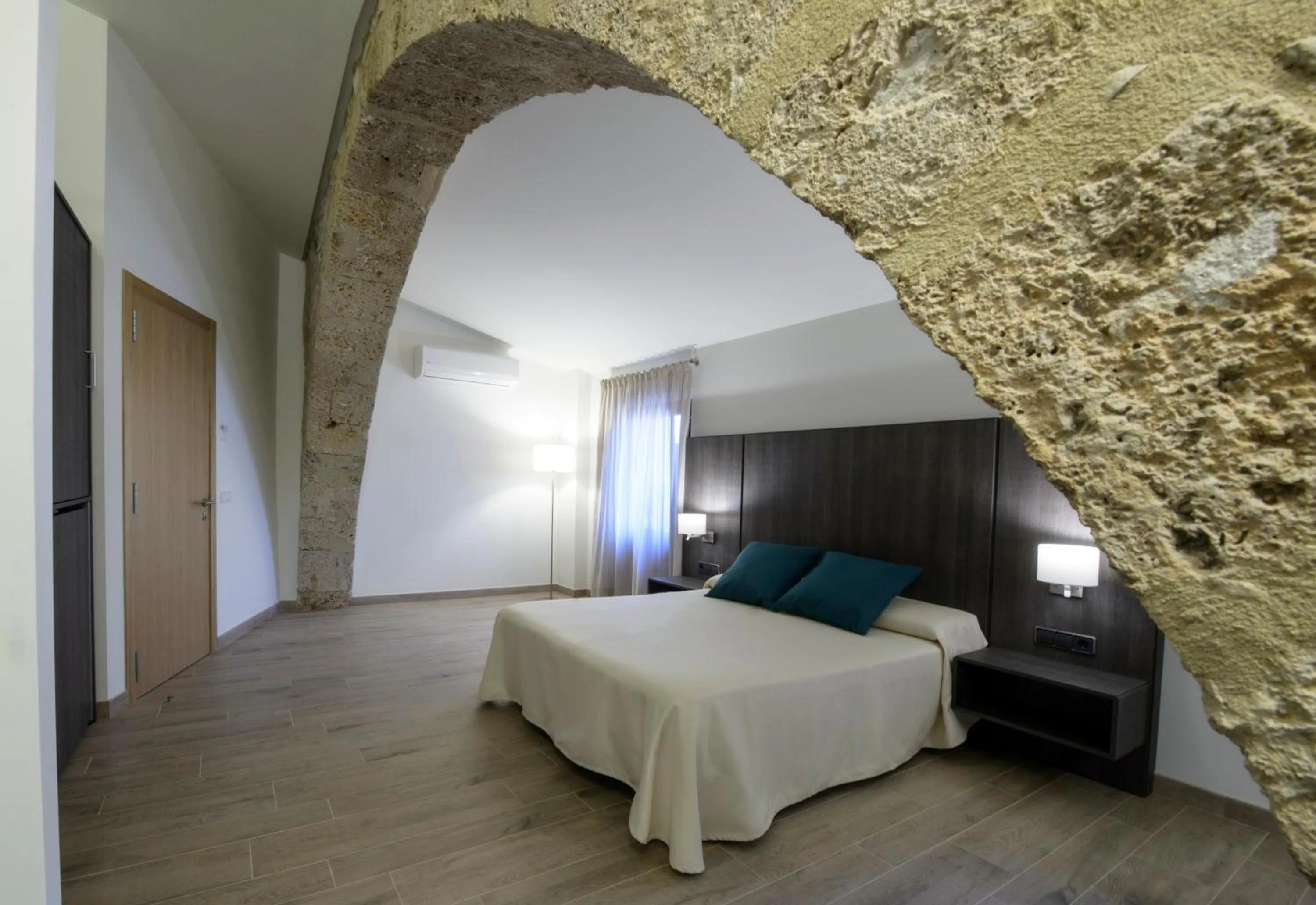 Photo of the whole room, Bed in Mas Pere Pau