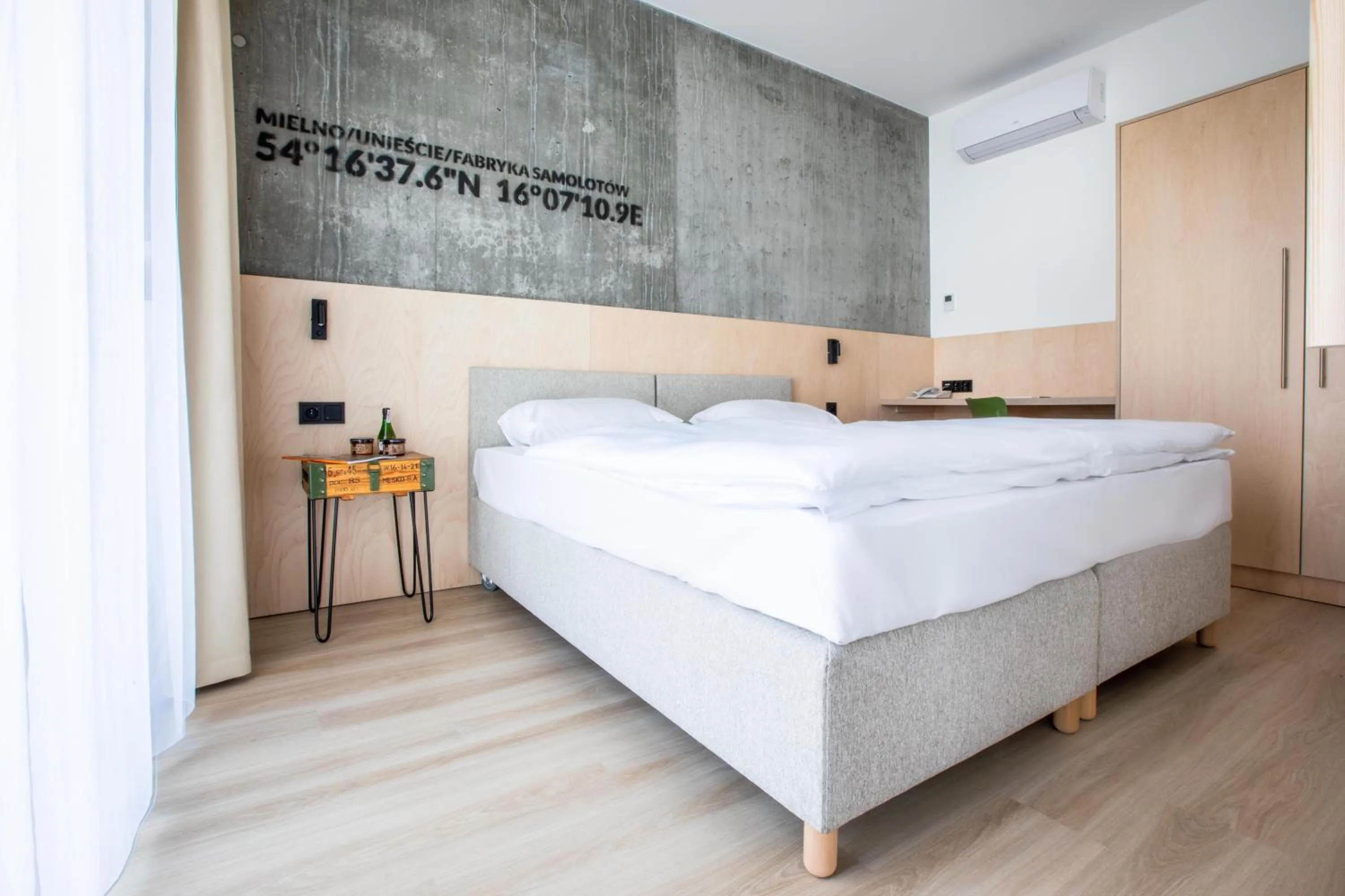 Bed in Hotel ARCHE Fabryka Samolotów w Mielnie