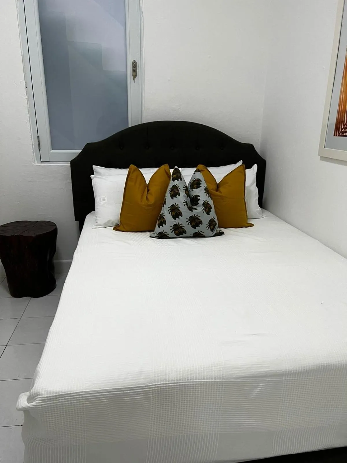 Photo of the whole room, Bed in Janer House at San Juan