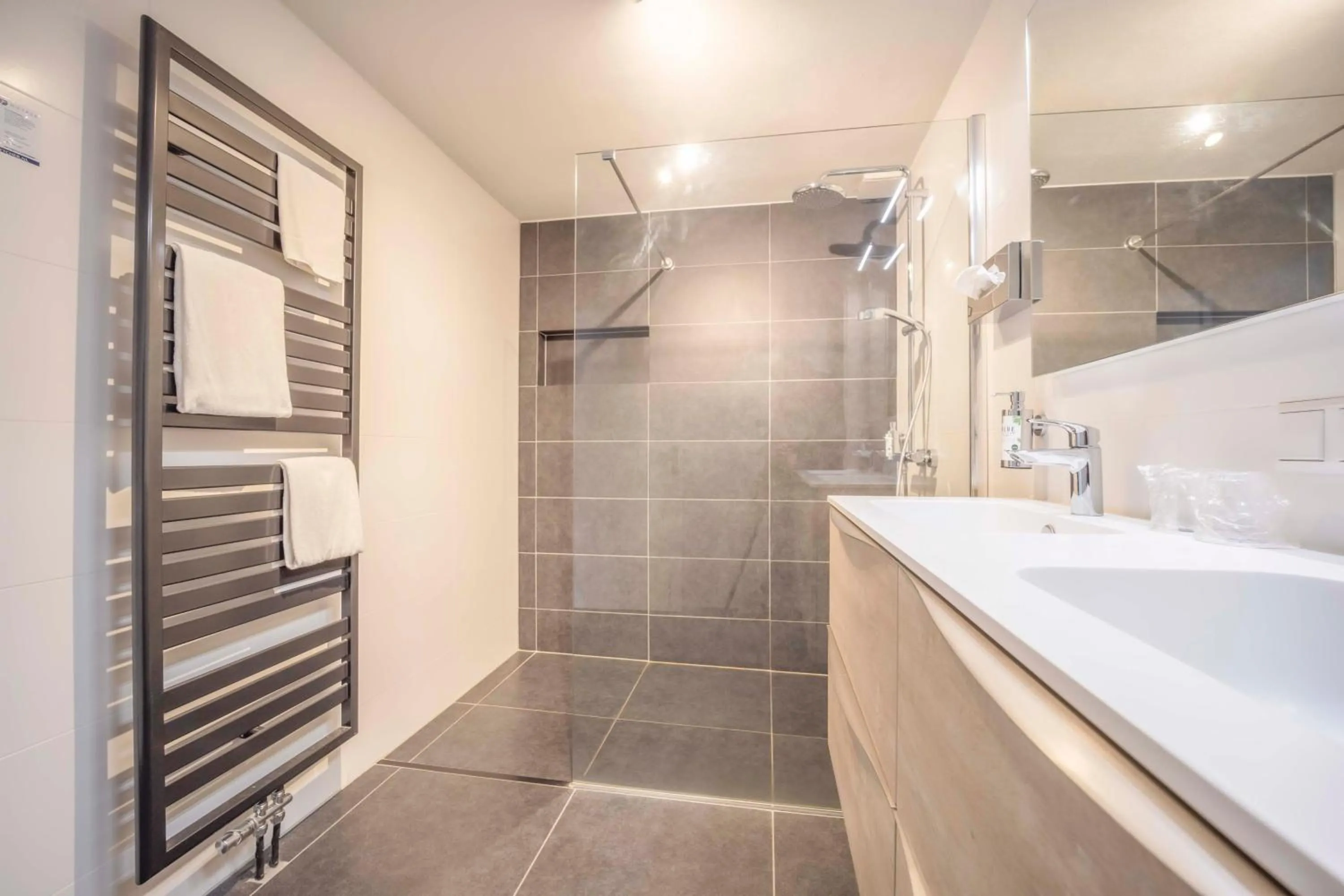 Bathroom in Fletcher Hotel-Restaurant Waalwijk