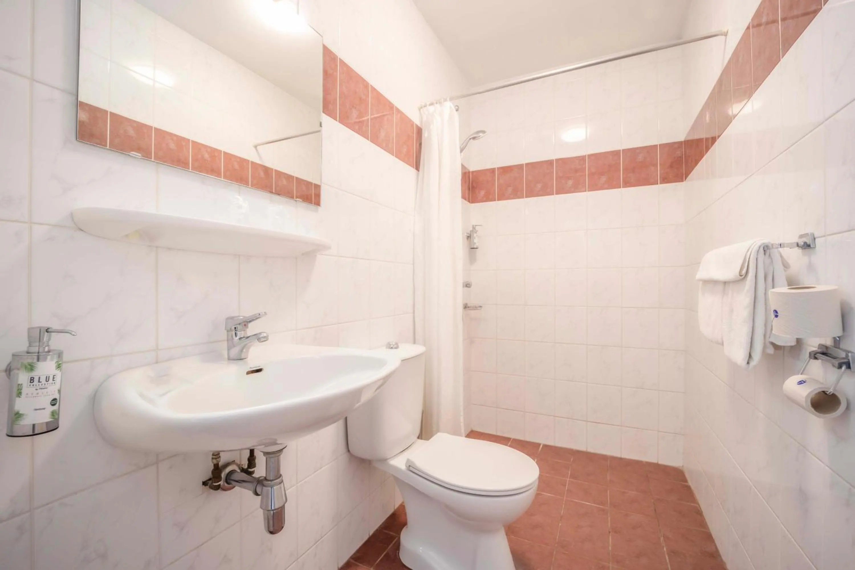 Bathroom in Fletcher Hotel-Restaurant Waalwijk