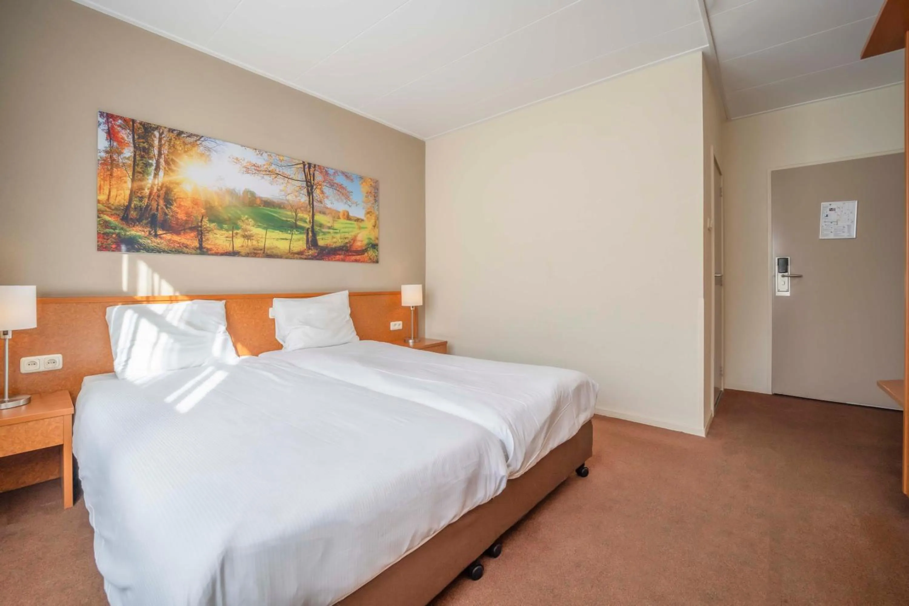 Photo of the whole room, Bed in Fletcher Hotel-Restaurant Waalwijk