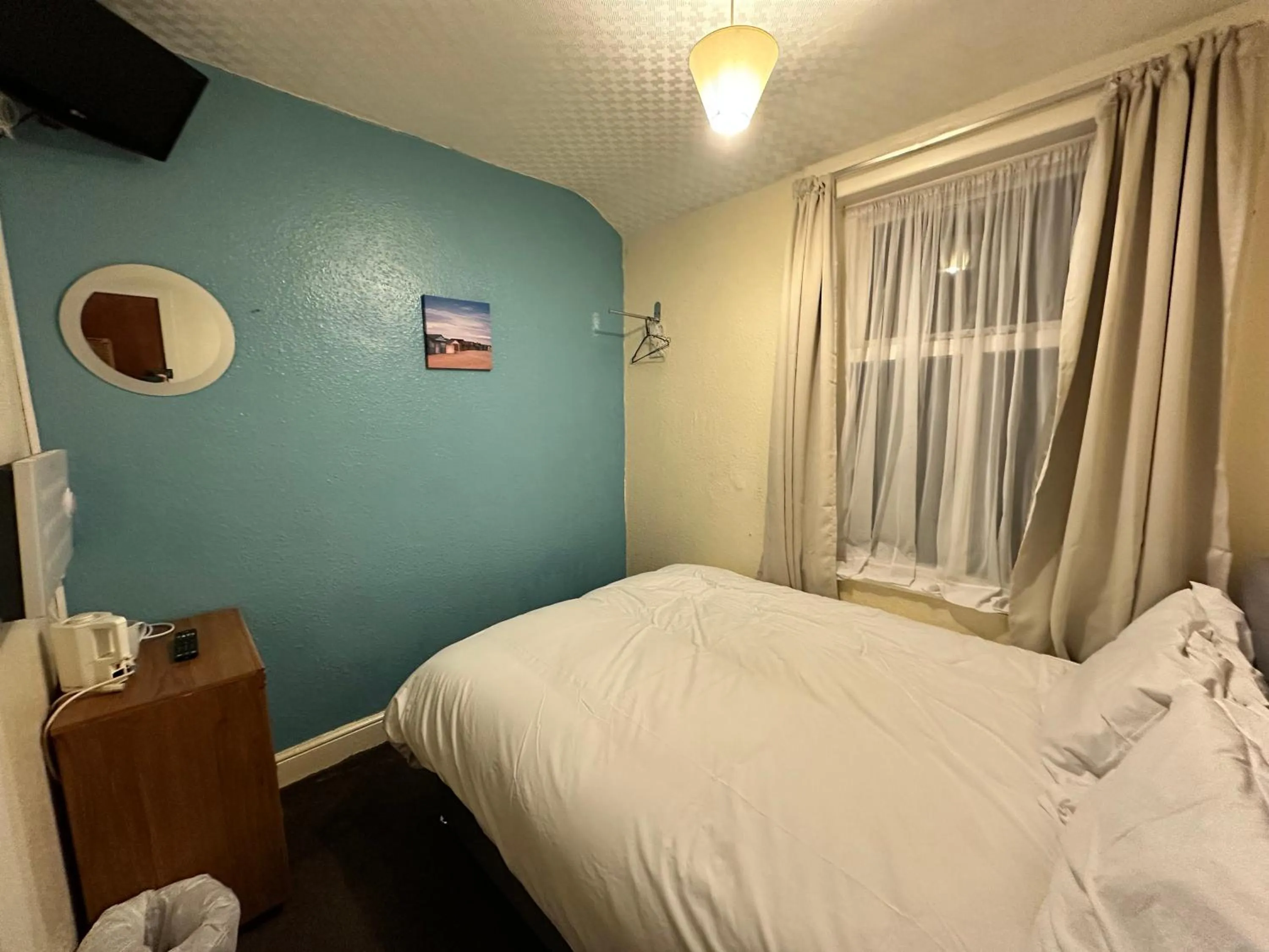 Bedroom, Bed in Alondra Hotel