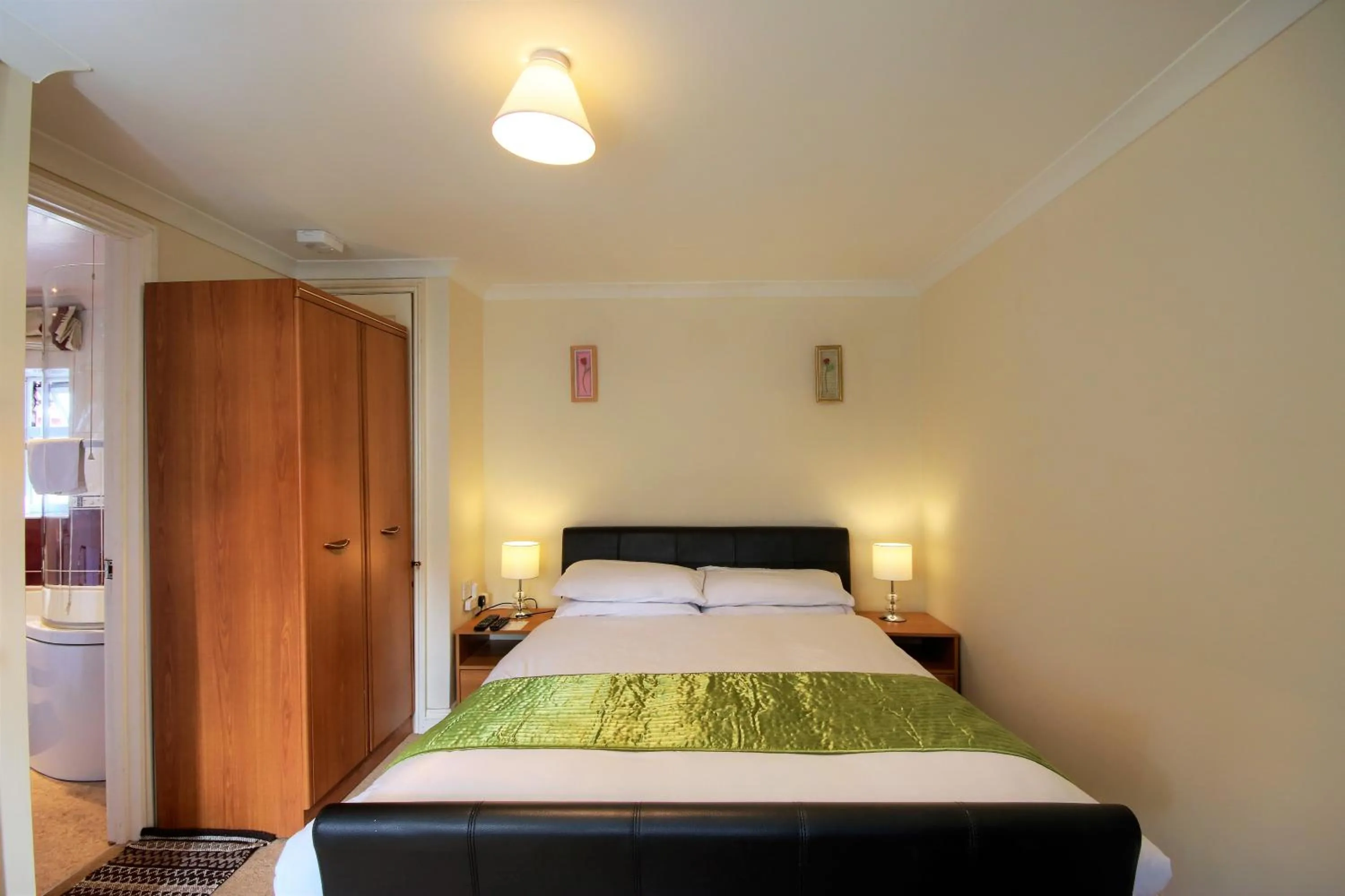 Other, Bed in Mount Lavinia