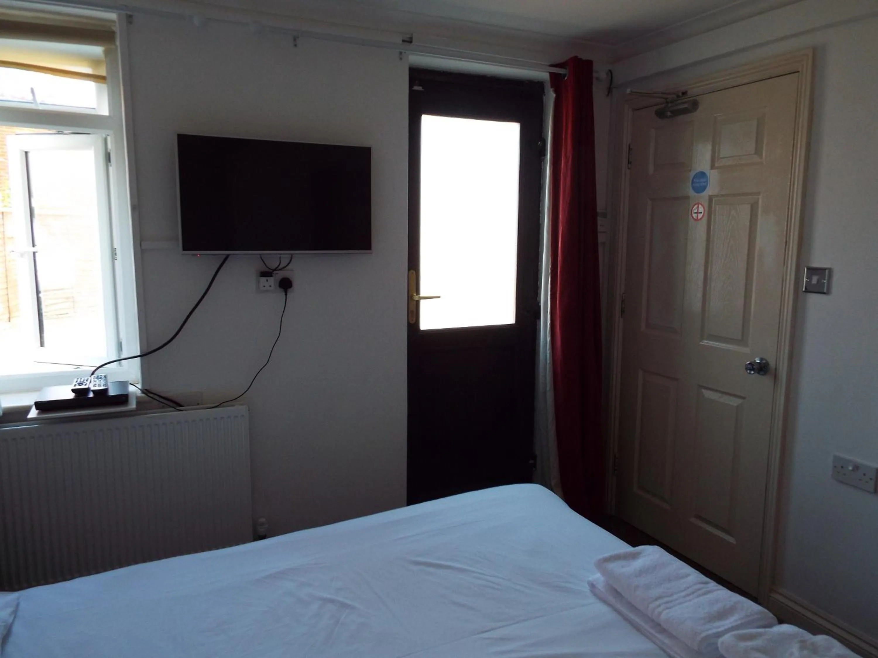 TV and multimedia, Bed in Mount Lavinia