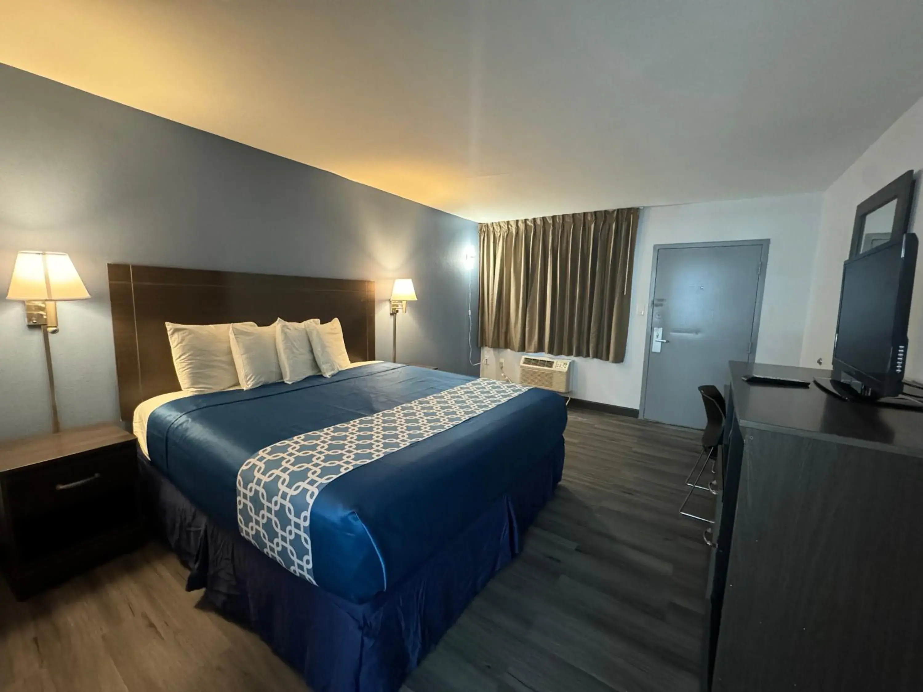 King Room in regency inn King Room in regency inn