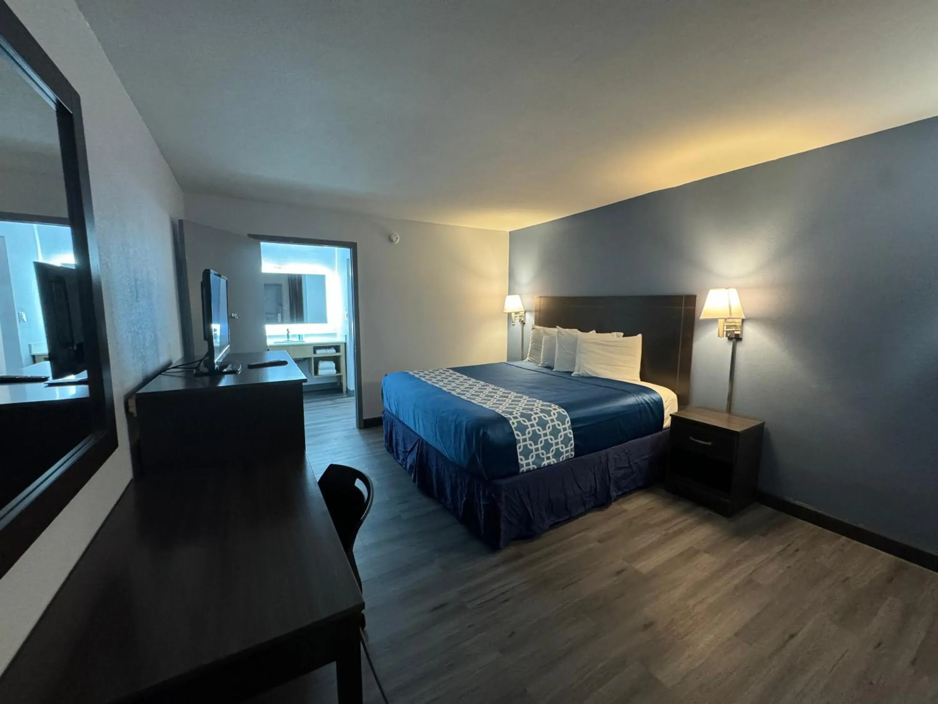 King Room - Disability Access in regency inn King Room - Disability Access in regency inn