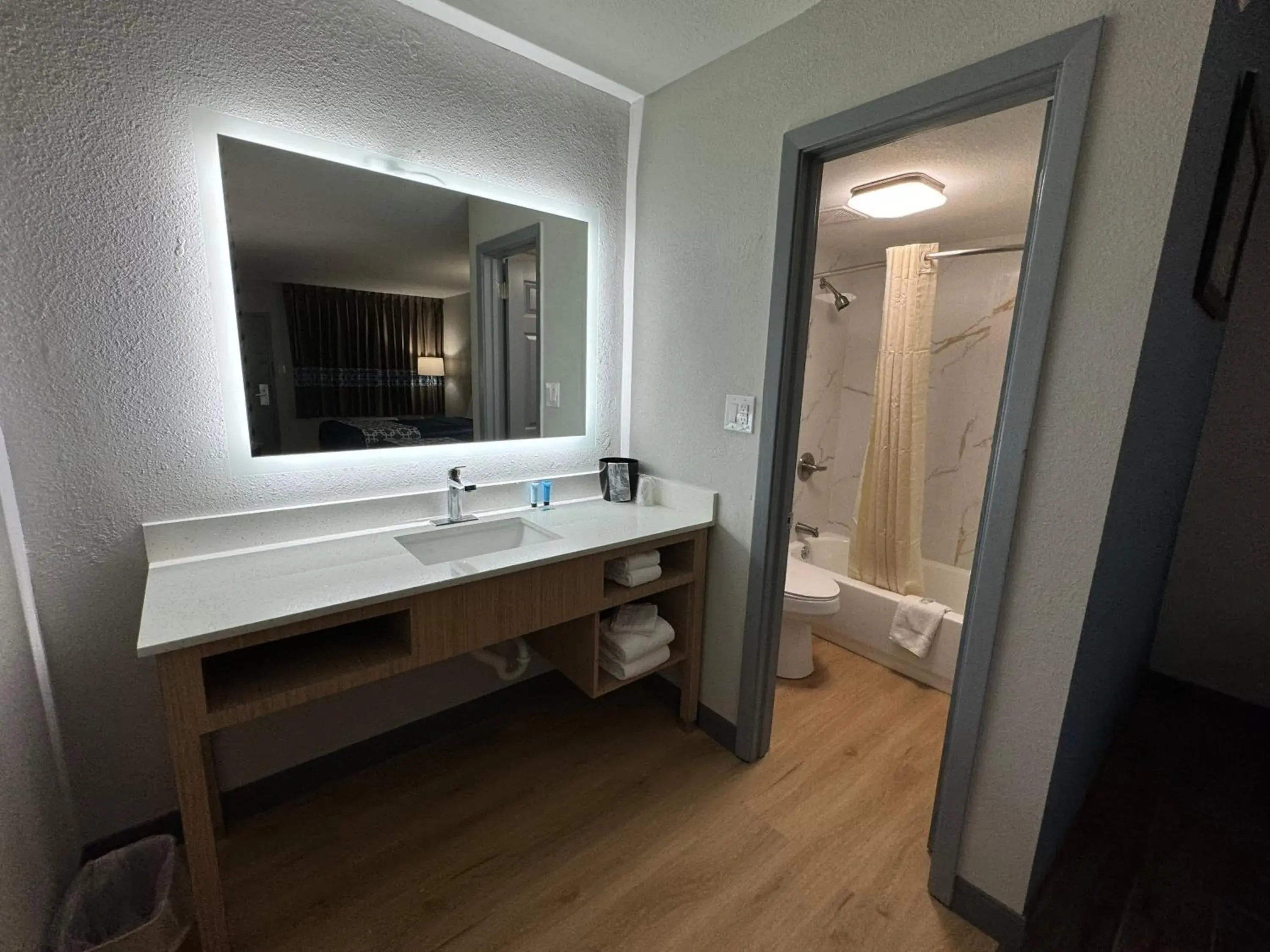 Economy Double Room in regency inn Economy Double Room in regency inn