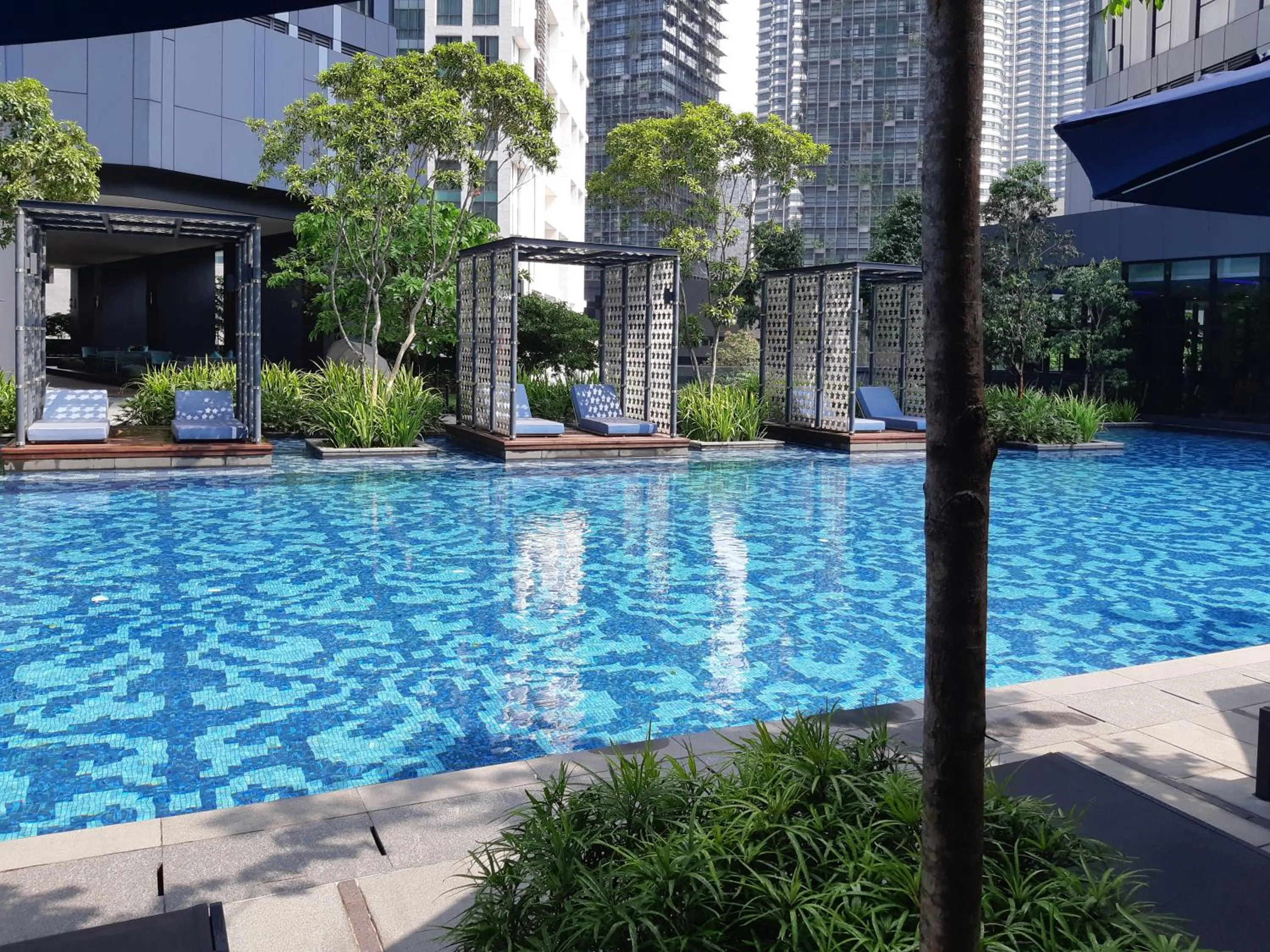 Swimming pool in Star KLCC by Arman